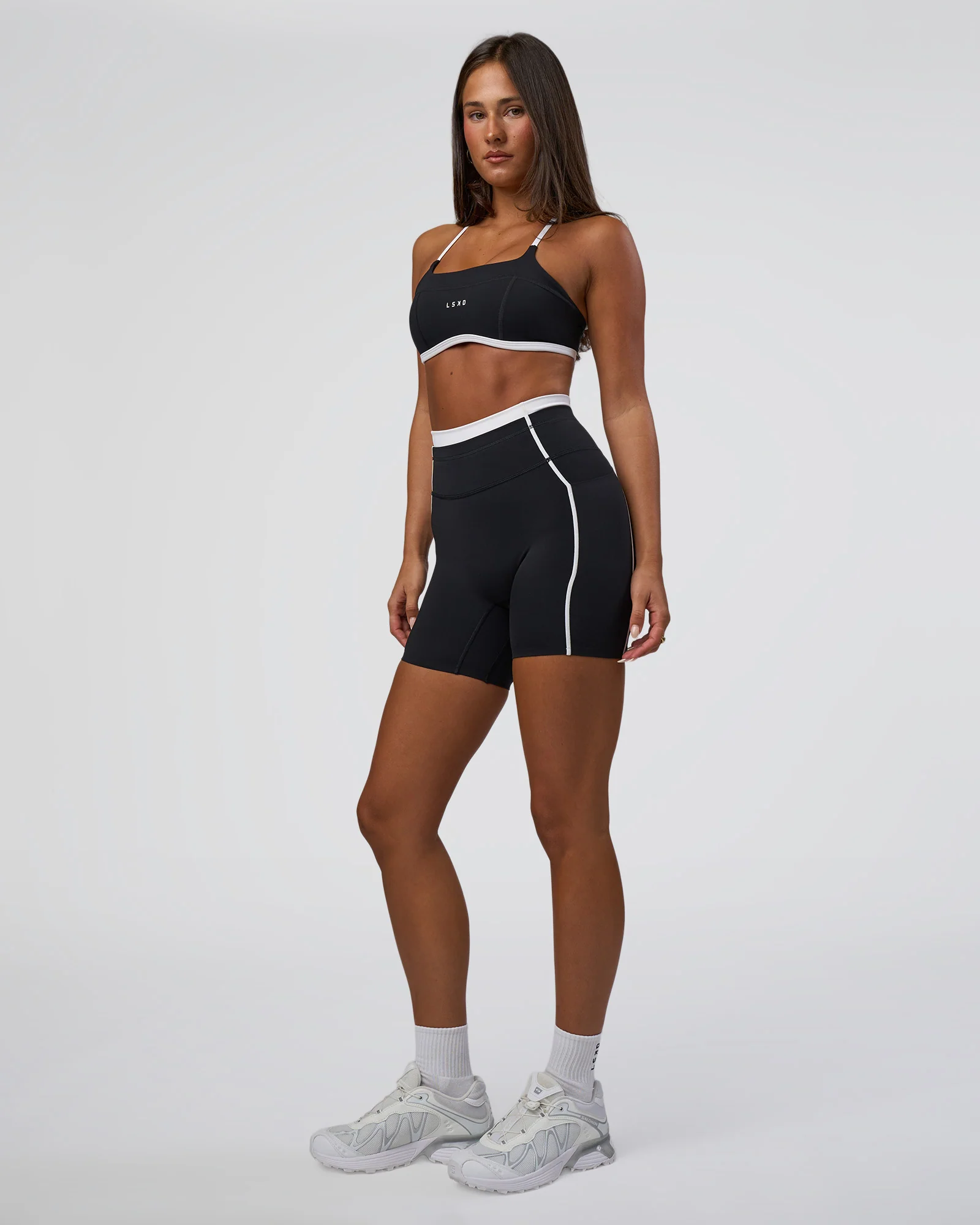 Liberate Contrast High-Rise 6" Short Pockets - Black-White