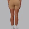6197-fusion-ultra-high-rise-6-short-pockets-warm-smoke-4.webp Fusion Ultra High-Rise 6" Short Pockets - Warm Smoke