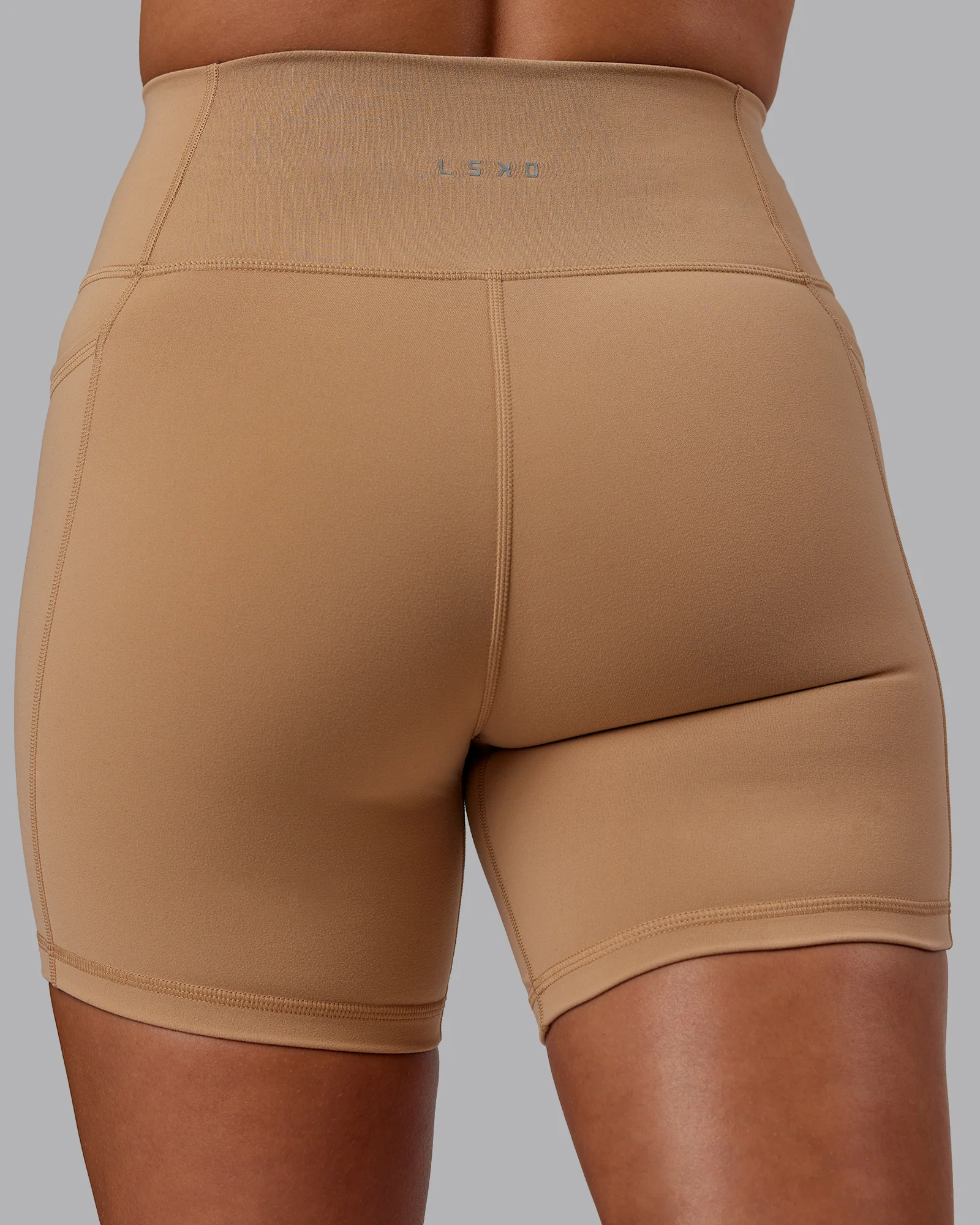 6197-fusion-ultra-high-rise-6-short-pockets-warm-smoke-6.webp Fusion Ultra High-Rise 6" Short Pockets - Warm Smoke