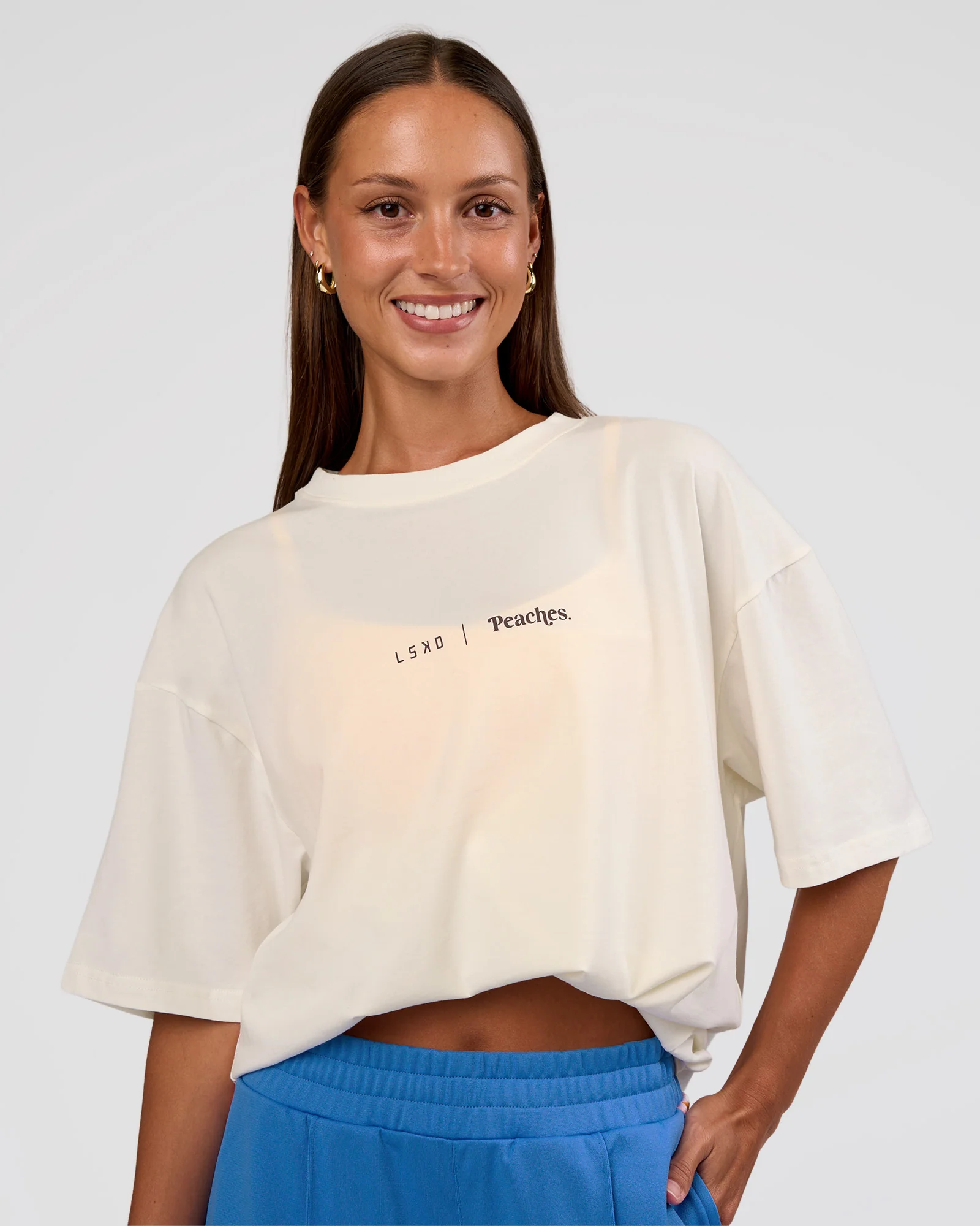 6215-peaches-x-lskd-collection-flxcotton-oversize-tee-off-white-3.webp Peaches x LSKD Collection FLXCotton Oversize Tee - Off White