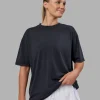 6224-love-the-run-flxcotton-tee-oversize-black-washed-circular-gray-3.webp Love The Run FLXCotton Tee Oversize - Black Washed-Circular Gray