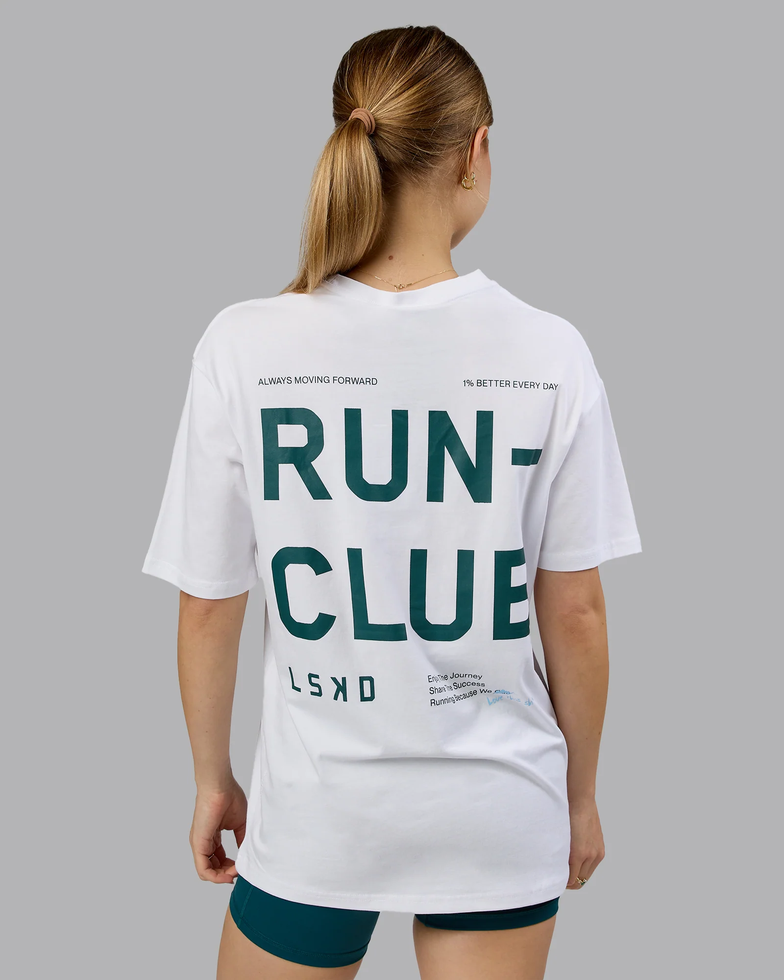 623-love-the-run-flxcotton-tee-oversize-white-dark-moss-6.webp Love The Run FLXCotton Tee Oversize - White-Dark Moss