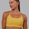 Twist Sports Bra - Banana Cream