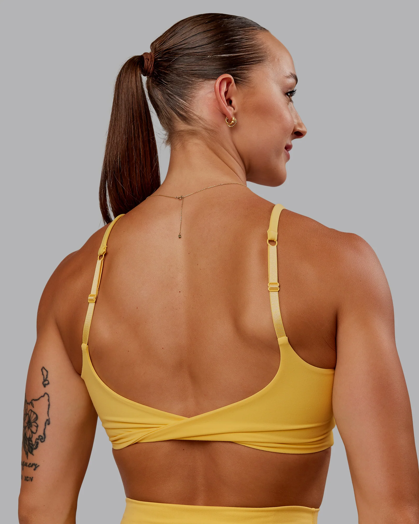 Twist Sports Bra - Banana Cream