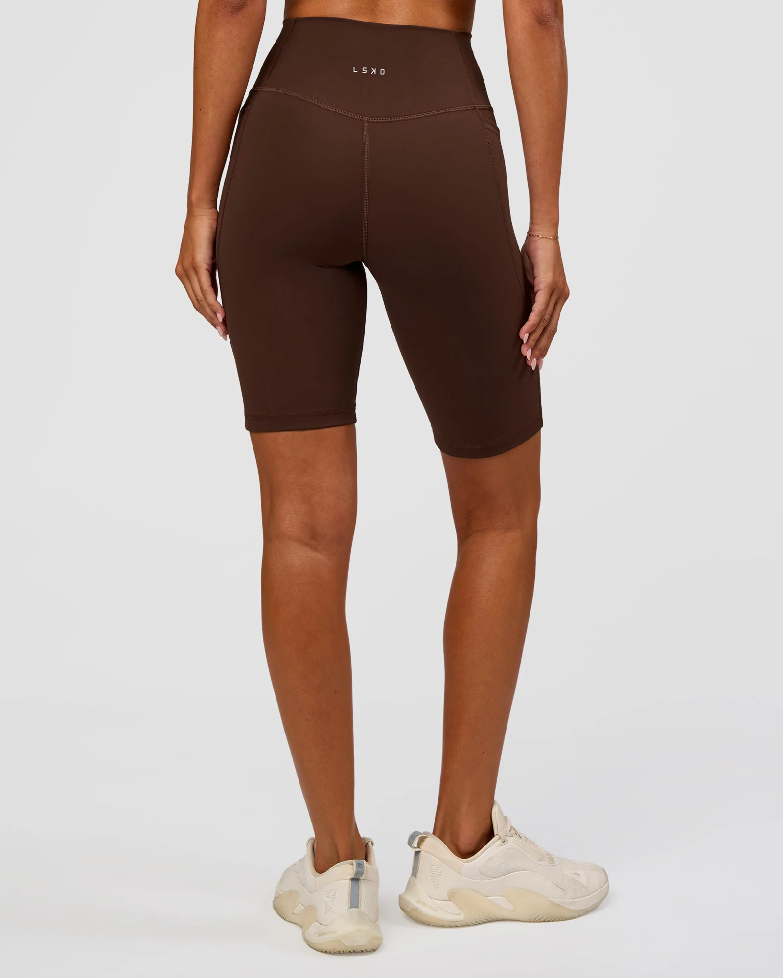 63-fusion-ultra-high-rise-9-short-pockets-hot-chocolate-4.webp Fusion Ultra High-Rise 9" Short Pockets - Hot Chocolate