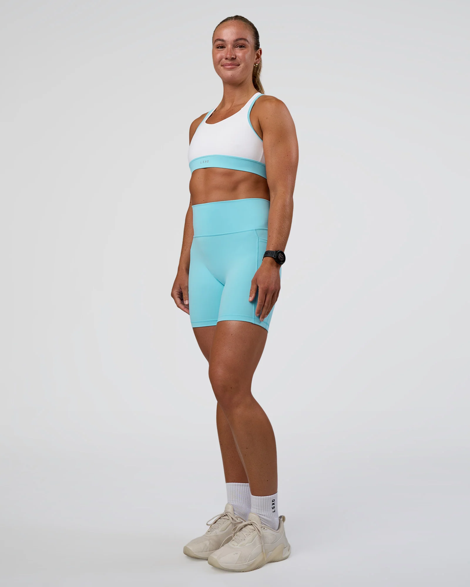 Distinction Sports Bra 2.0 - White-Baltic Sea