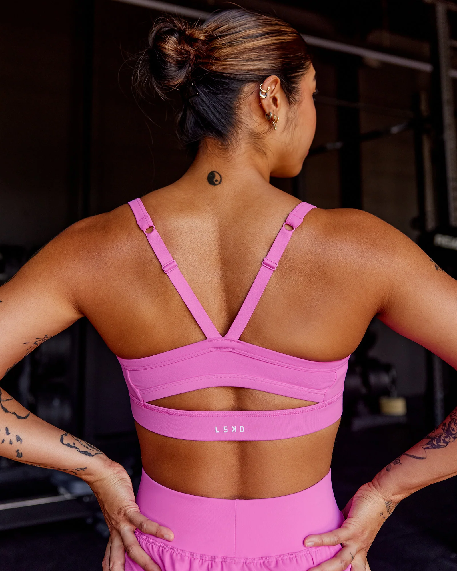 6349-momentum-sports-bra-ultra-fuchsia-2.webp Momentum Sports Bra - Ultra Fuchsia