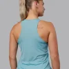 6741-pace-running-tank-2.0-retro-blue-white-7.webp Pace Running Tank 2.0 - Retro Blue-white