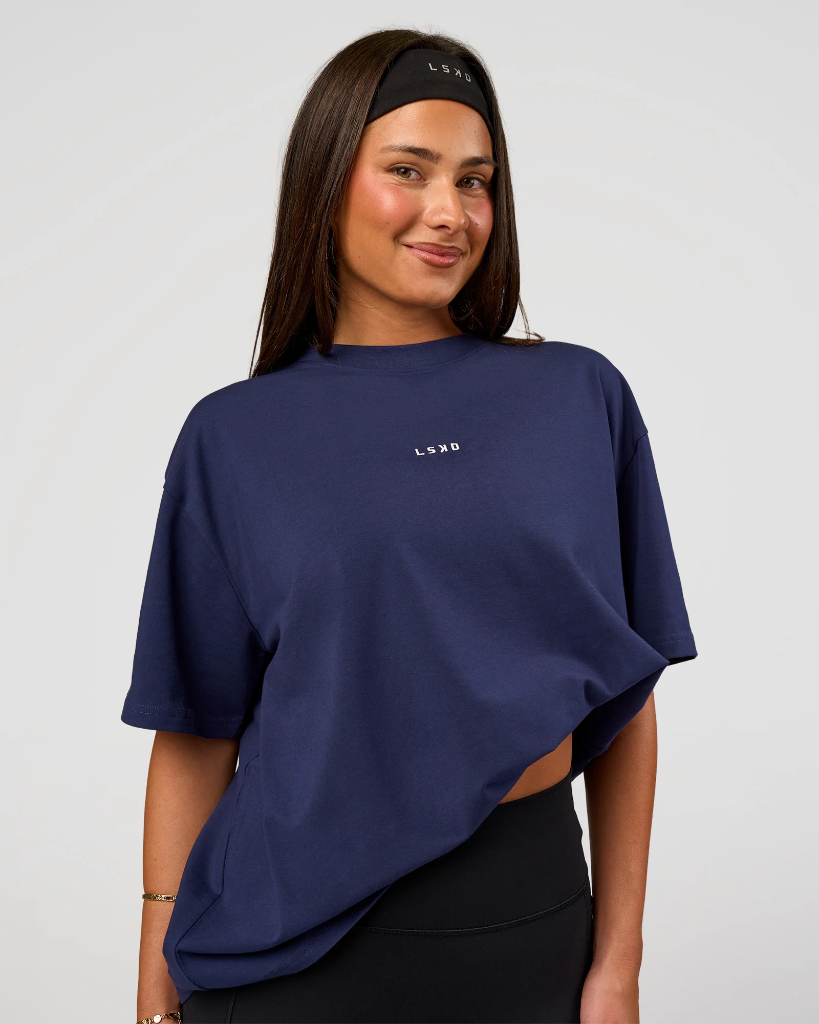 679-go-to-flxcotton-oversized-tee-future-navy-white-1.webp Go-To FLXCotton Oversized Tee - Future Navy-White