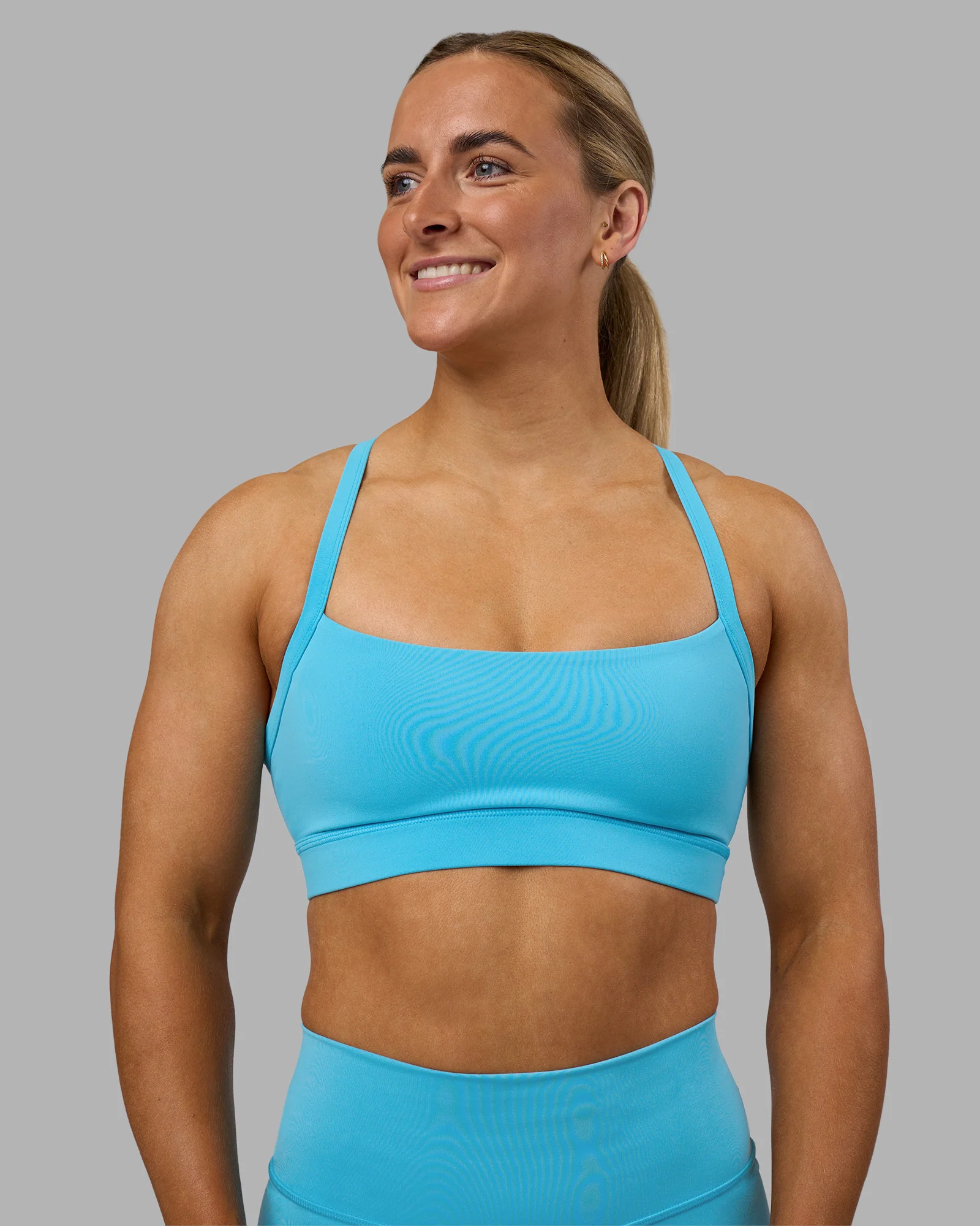 6795-momentum-sports-bra-blue-atoll-2.webp Momentum Sports Bra - Blue Atoll