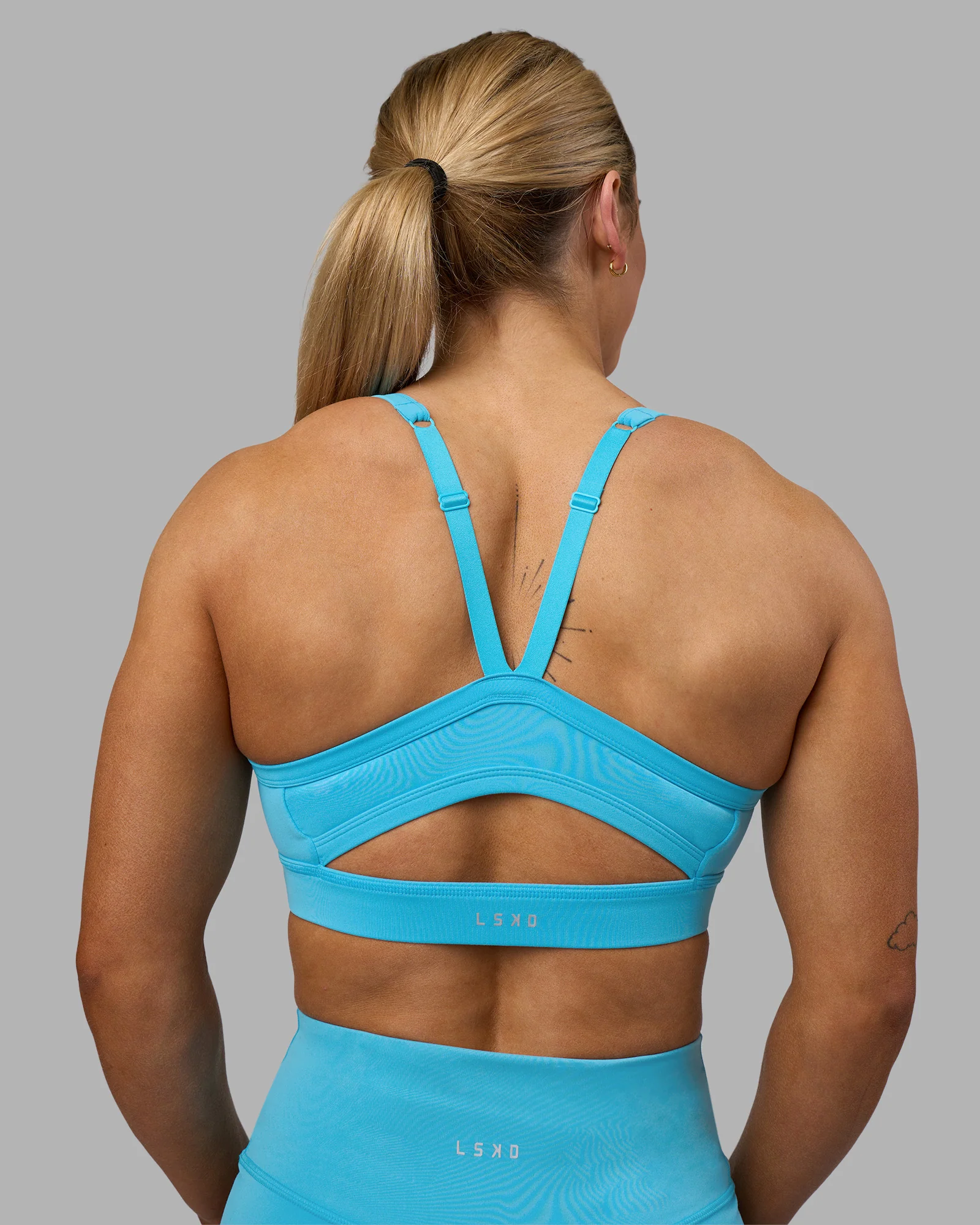 6795-momentum-sports-bra-blue-atoll-7.webp Momentum Sports Bra - Blue Atoll