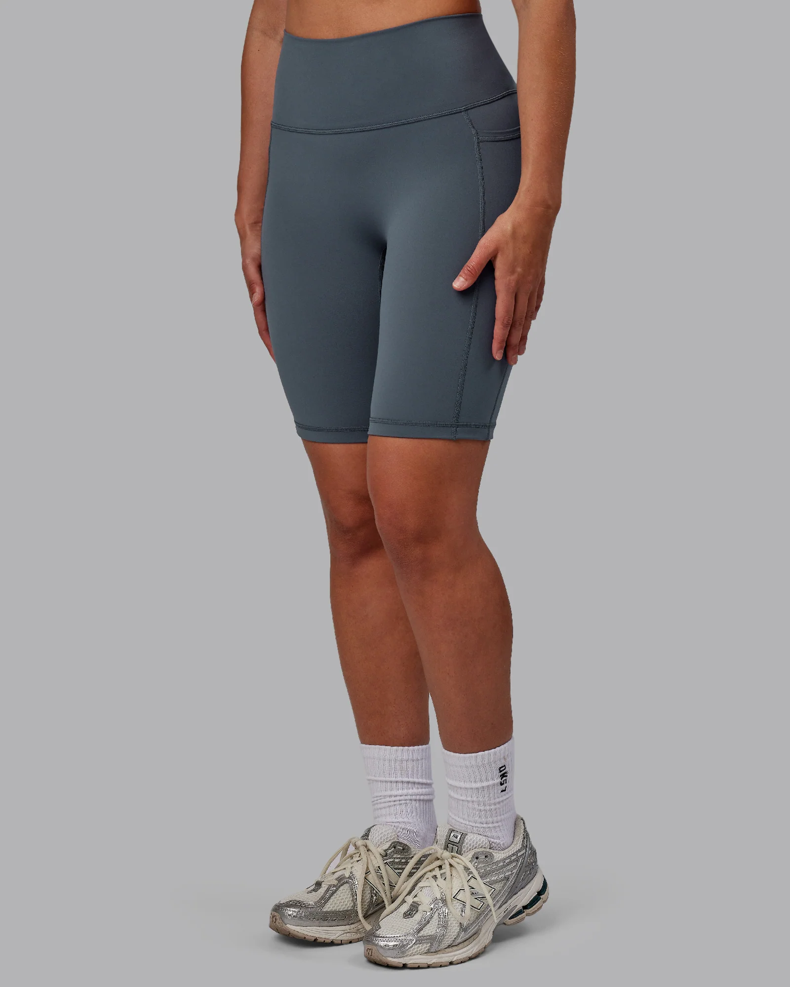 7028-fusion-ultra-high-rise-9-short-pockets-turbulence-2.webp Fusion Ultra High-Rise 9" Short Pockets - Turbulence