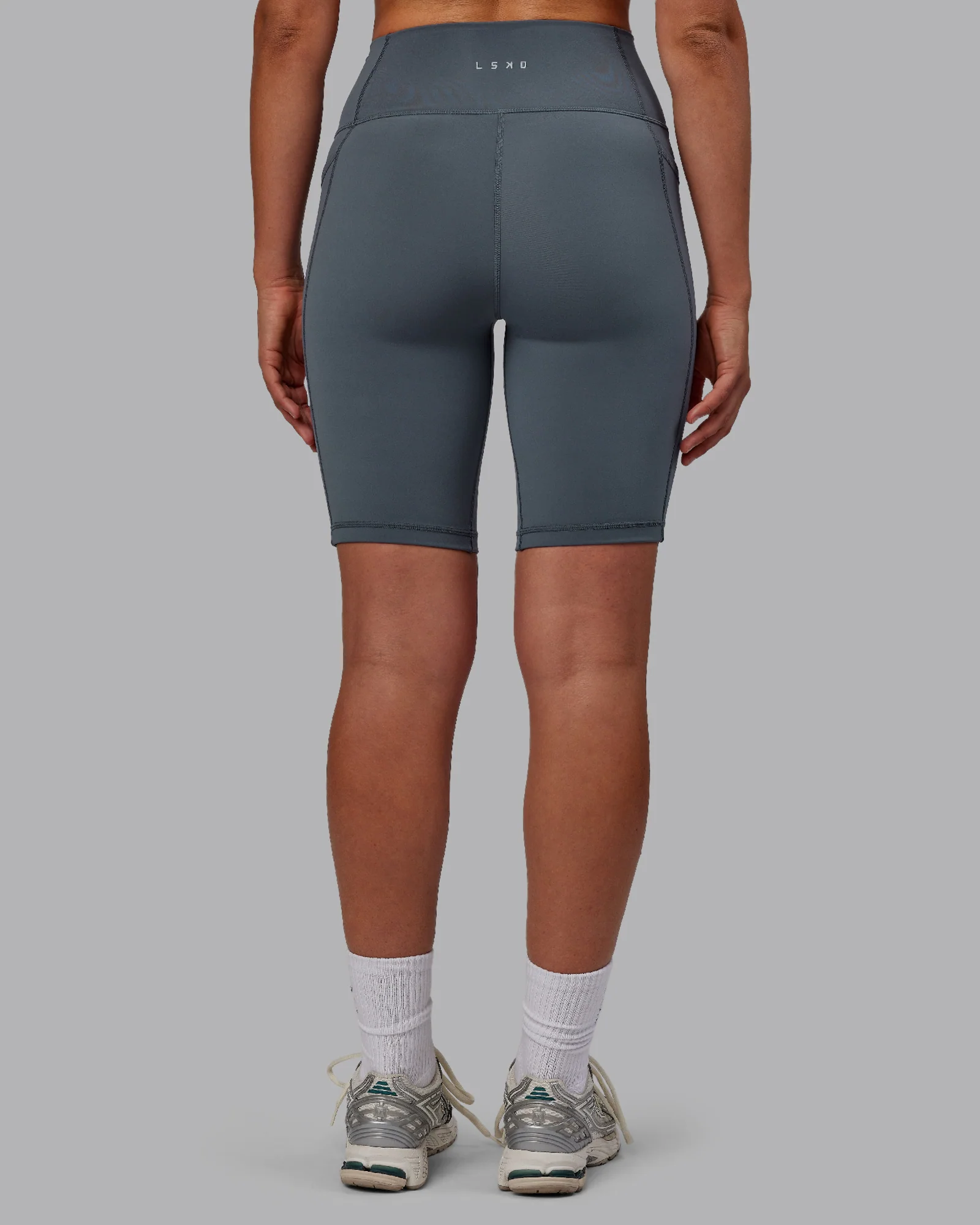 7028-fusion-ultra-high-rise-9-short-pockets-turbulence-3.webp Fusion Ultra High-Rise 9" Short Pockets - Turbulence
