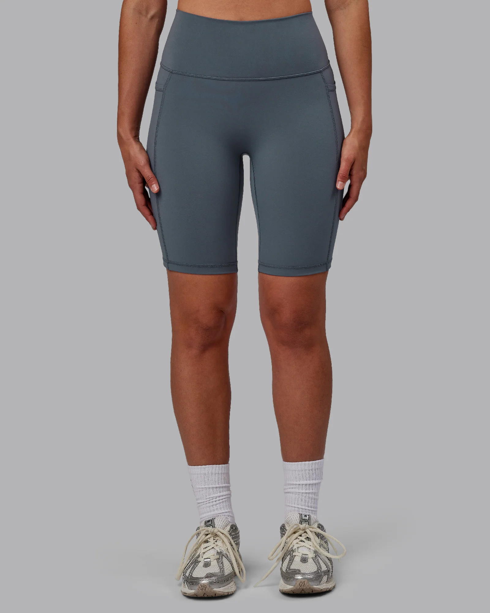 7028-fusion-ultra-high-rise-9-short-pockets-turbulence-7.webp Fusion Ultra High-Rise 9" Short Pockets - Turbulence