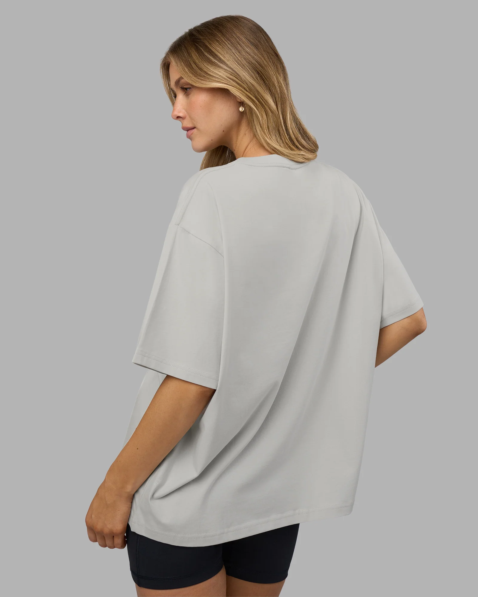 706-go-to-flxcotton-oversized-tee-digital-mist-white-4.webp Go-To FLXCotton Oversized Tee - Digital Mist-White