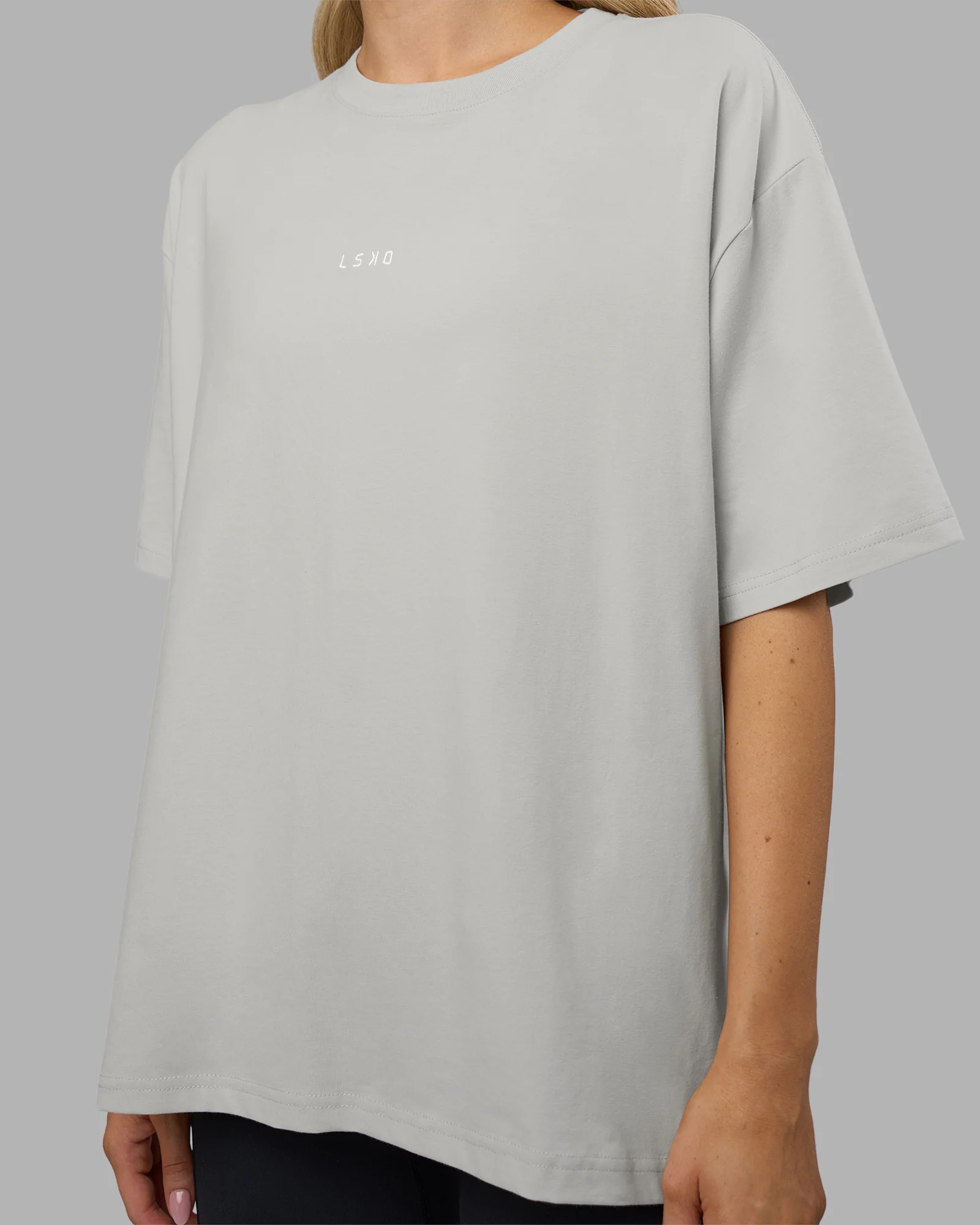 706-go-to-flxcotton-oversized-tee-digital-mist-white-5.webp Go-To FLXCotton Oversized Tee - Digital Mist-White