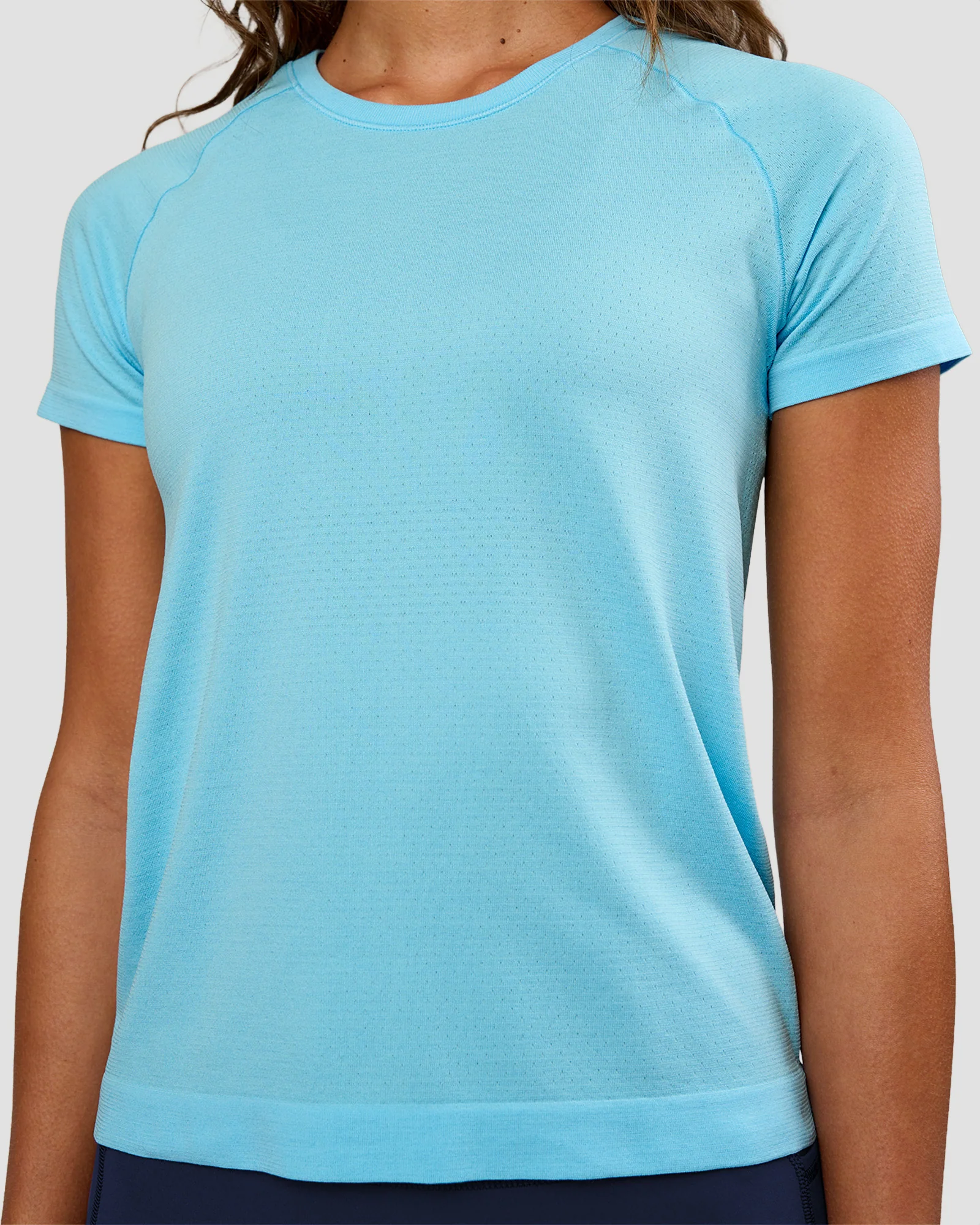 7108-aeroflx-seamless-tee-baltic-sea-baltic-sea-3.webp AeroFLX+ Seamless Tee - Baltic Sea/Baltic Sea