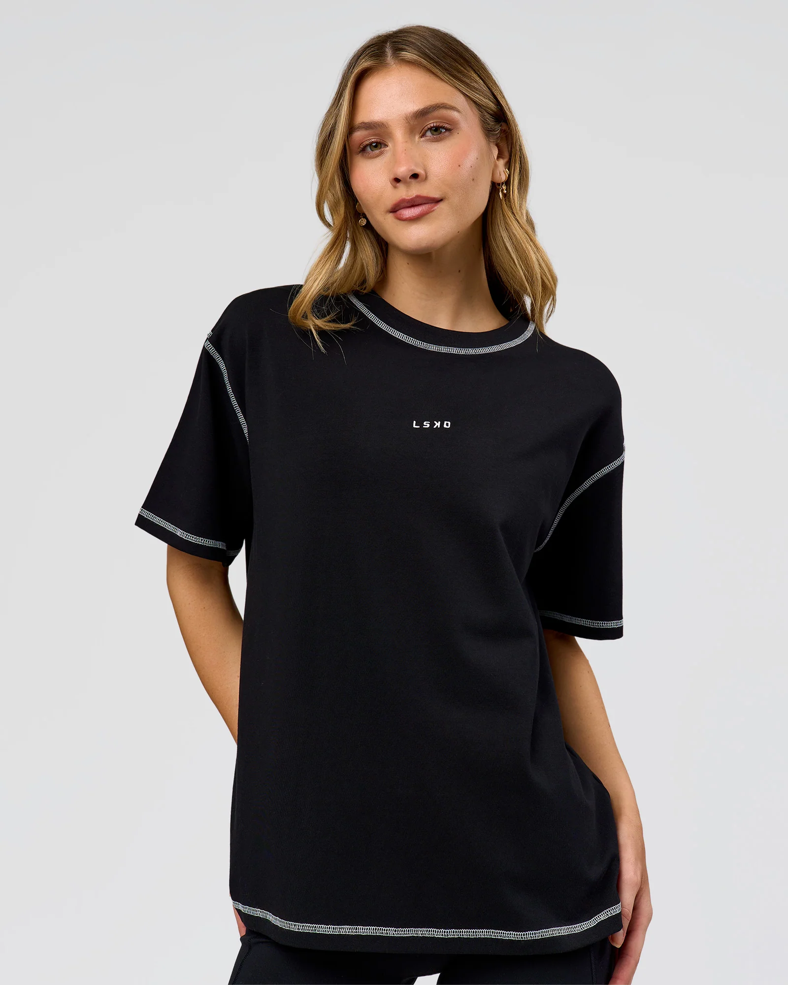 715-go-to-contrast-oversized-heavyweight-flxcotton-tee-black-white-1.webp Go-To Contrast Oversized Heavyweight FLXCotton Tee - Black-White
