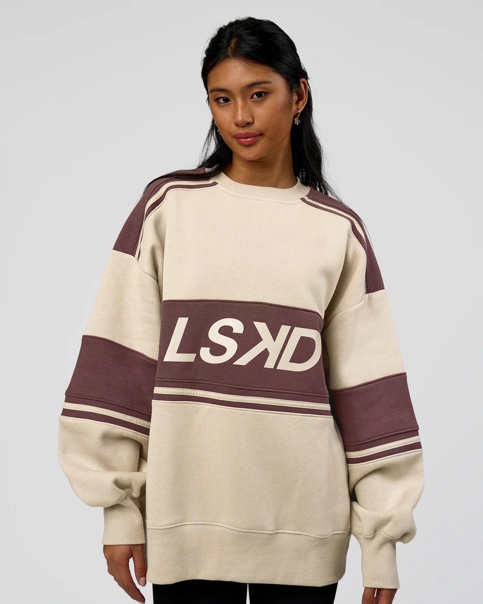 72-a-team-sweater-oversize-shale-beige-cocoa-powder-11.webp A-Team Sweater Oversize - Shale Beige-Cocoa Powder