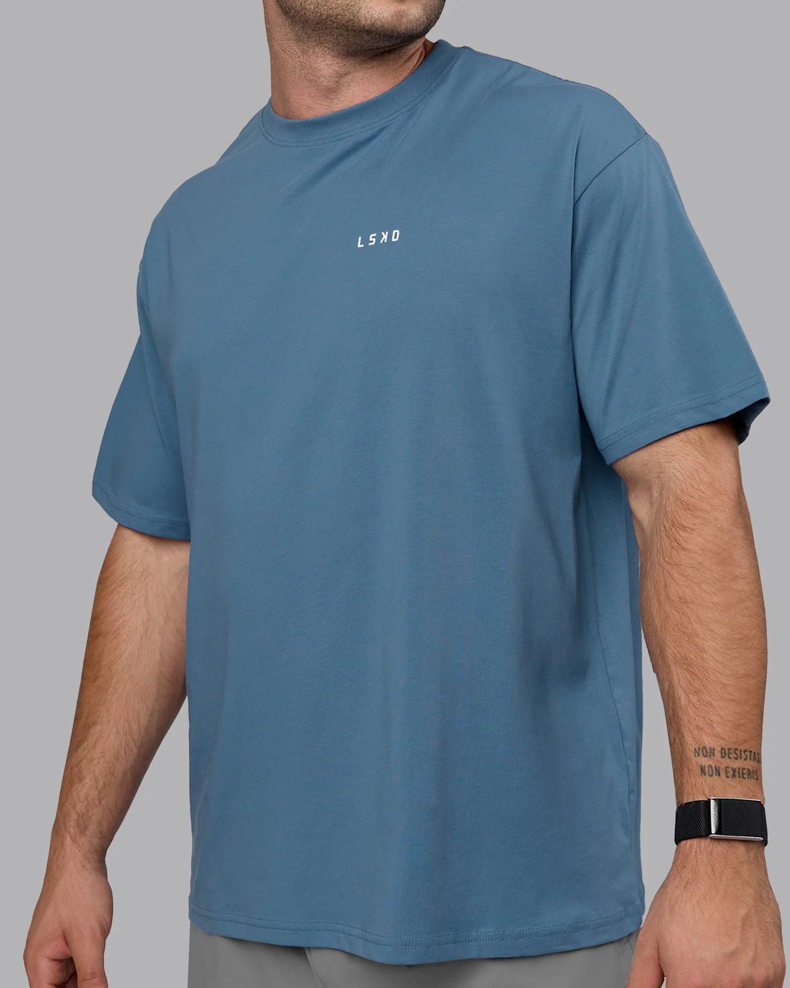 7223-move-fast-value-series-flxcotton-oversized-tee-elemental-blue-off-white-9.webp Move Fast Value Series FLXCotton Oversized Tee - Elemental Blue-Off White