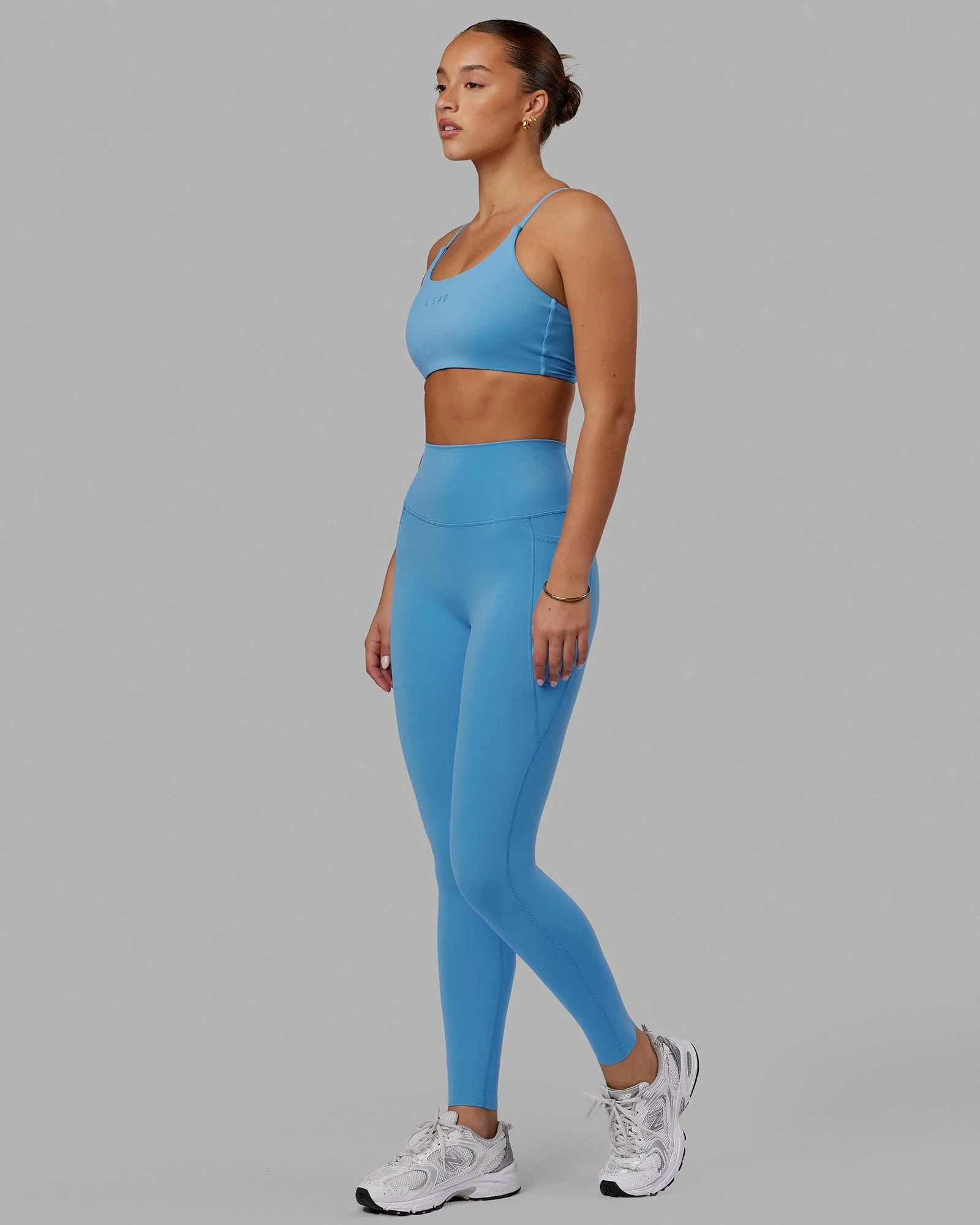 7259-elixir-ultra-high-rise-full-length-legging-pockets-azure-blue-5.webp Elixir Ultra High-Rise Full Length Legging Pockets - Azure Blue