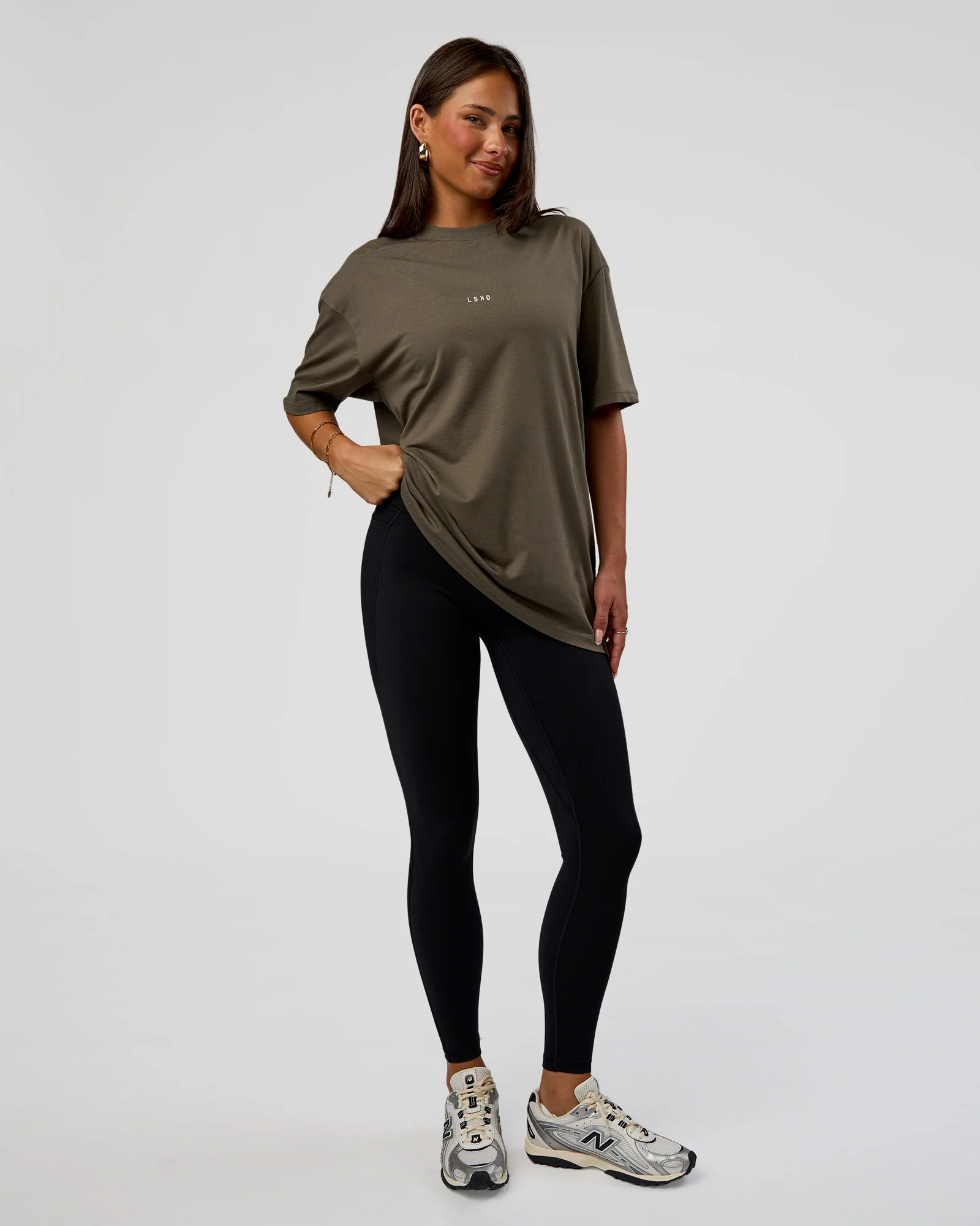 7268-abstract-haze-flxcotton-tee-walnut-grey-white-9.webp Abstract Haze FLXCotton Tee - Walnut Grey-White