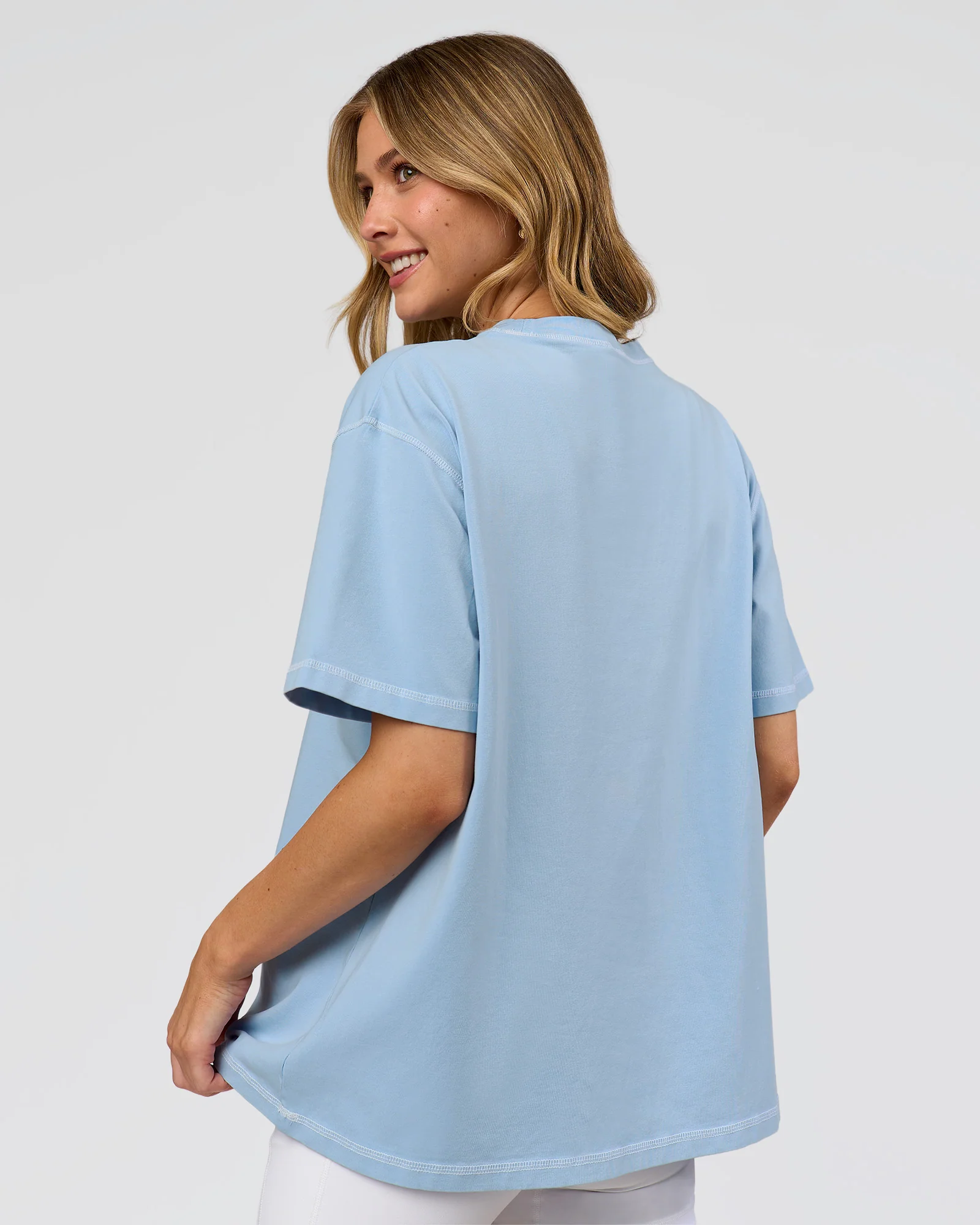 733-go-to-contrast-oversized-heavyweight-flxcotton-tee-open-air-washed-white-3.webp Go-To Contrast Oversized Heavyweight FLXCotton Tee - Open Air Washed-White