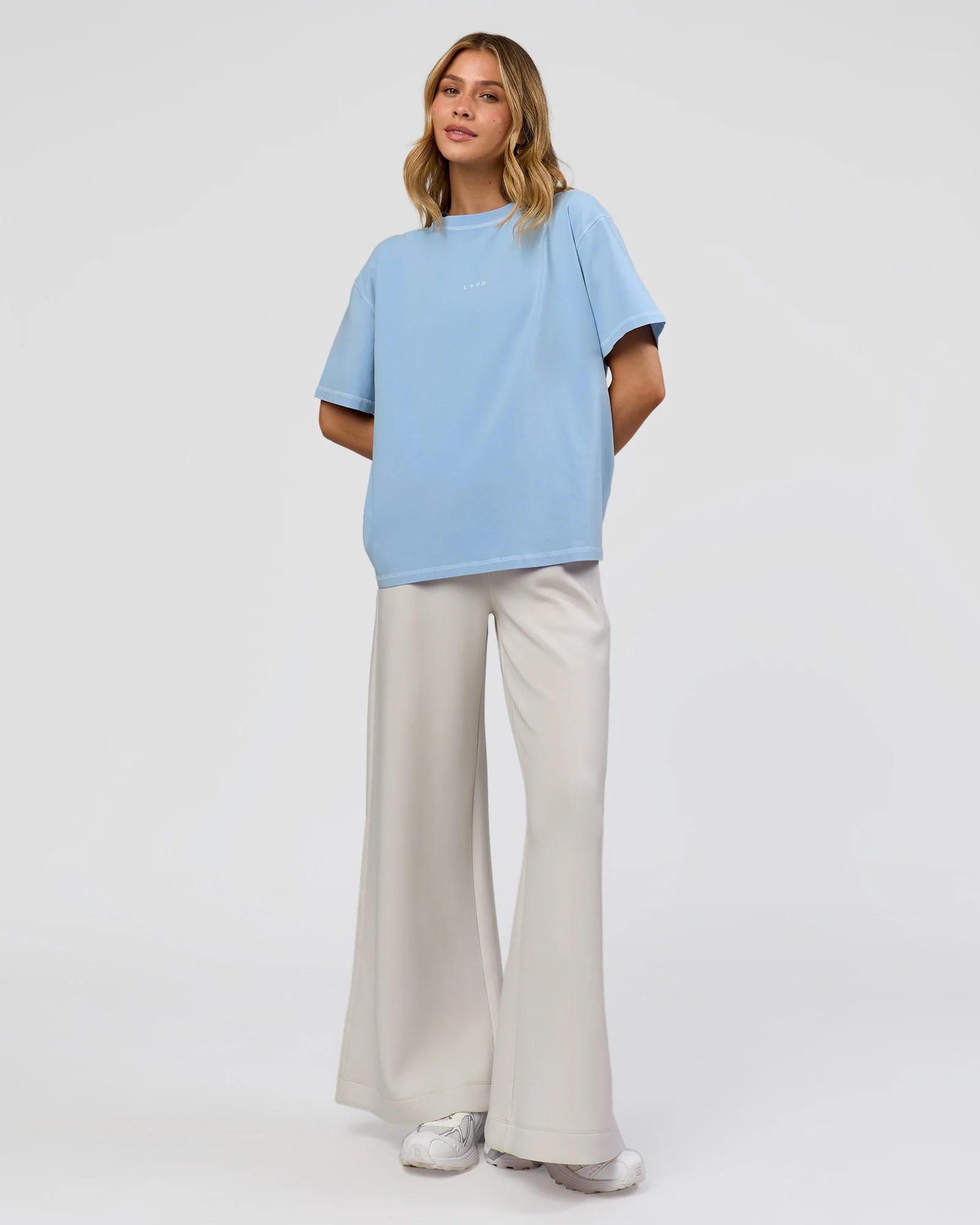 733-go-to-contrast-oversized-heavyweight-flxcotton-tee-open-air-washed-white-4.webp Go-To Contrast Oversized Heavyweight FLXCotton Tee - Open Air Washed-White