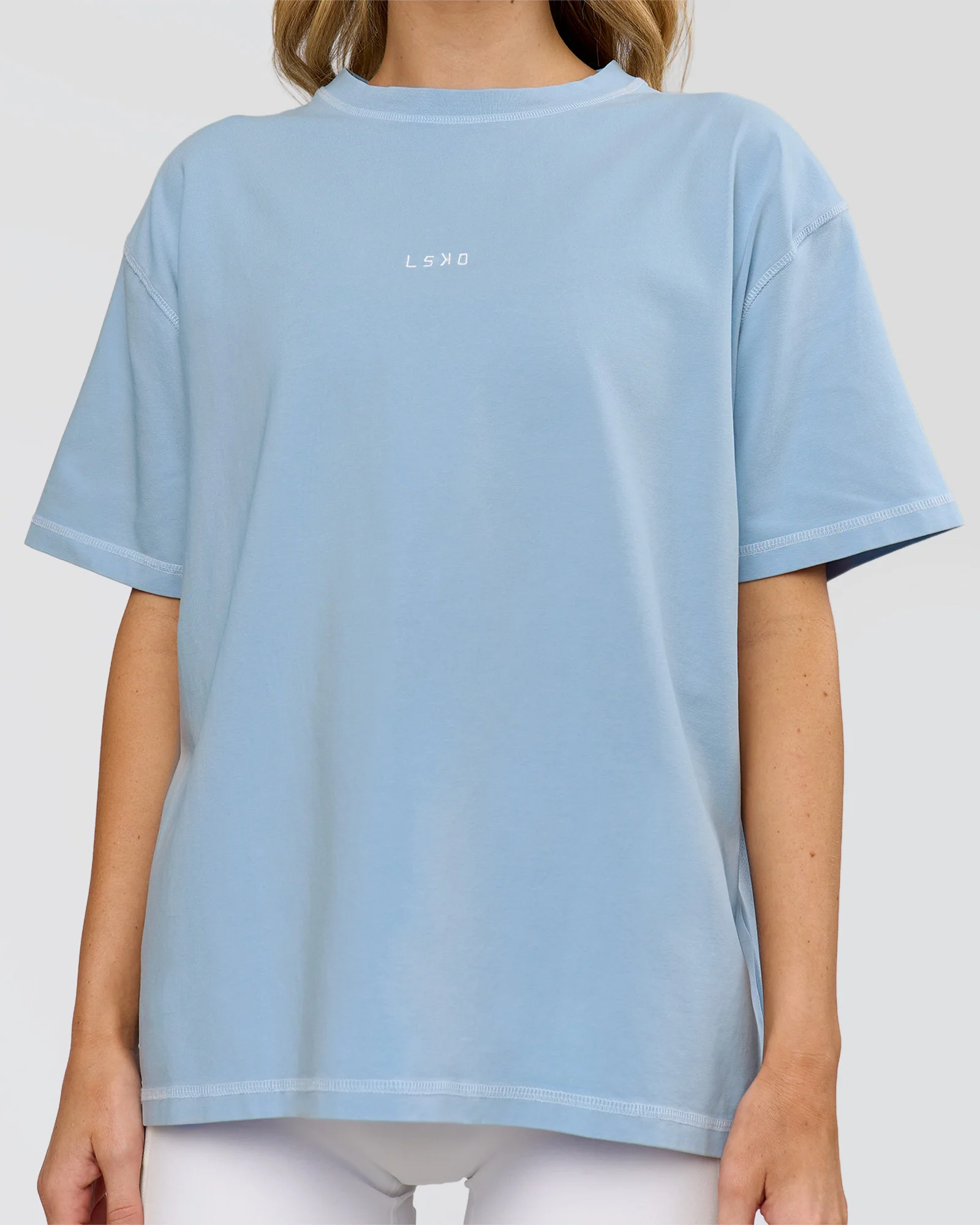 733-go-to-contrast-oversized-heavyweight-flxcotton-tee-open-air-washed-white-5.webp Go-To Contrast Oversized Heavyweight FLXCotton Tee - Open Air Washed-White