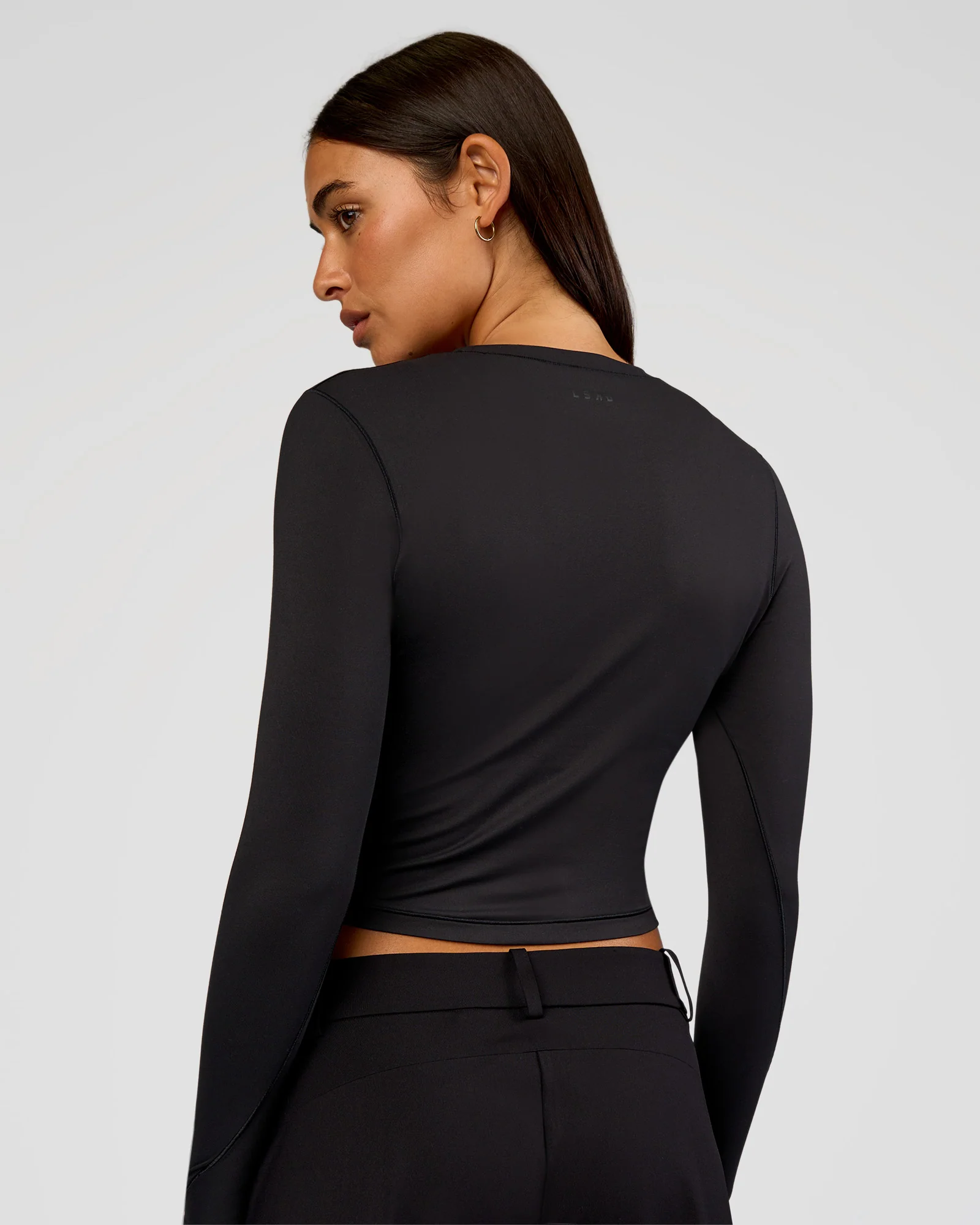 7421-all-day-long-sleeve-tee-black-4.webp All Day Long Sleeve Tee - Black