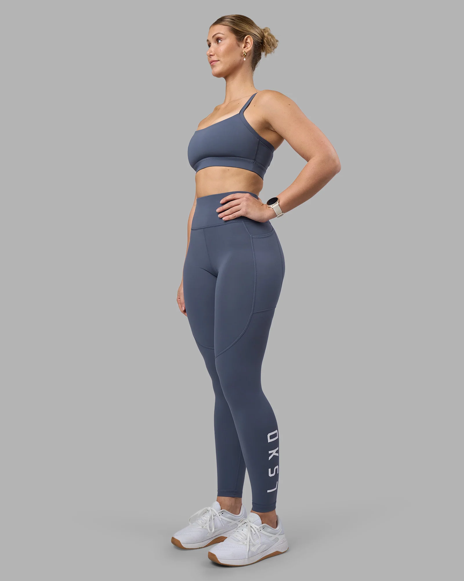 7565-momentum-sports-bra-d-dd-e-night-shadow-3.webp Momentum Sports Bra D/DD/E - Night Shadow