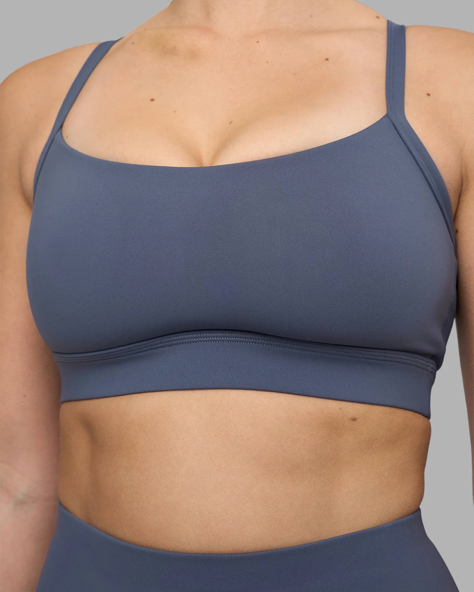 7565-momentum-sports-bra-d-dd-e-night-shadow-4.webp Momentum Sports Bra D/DD/E - Night Shadow