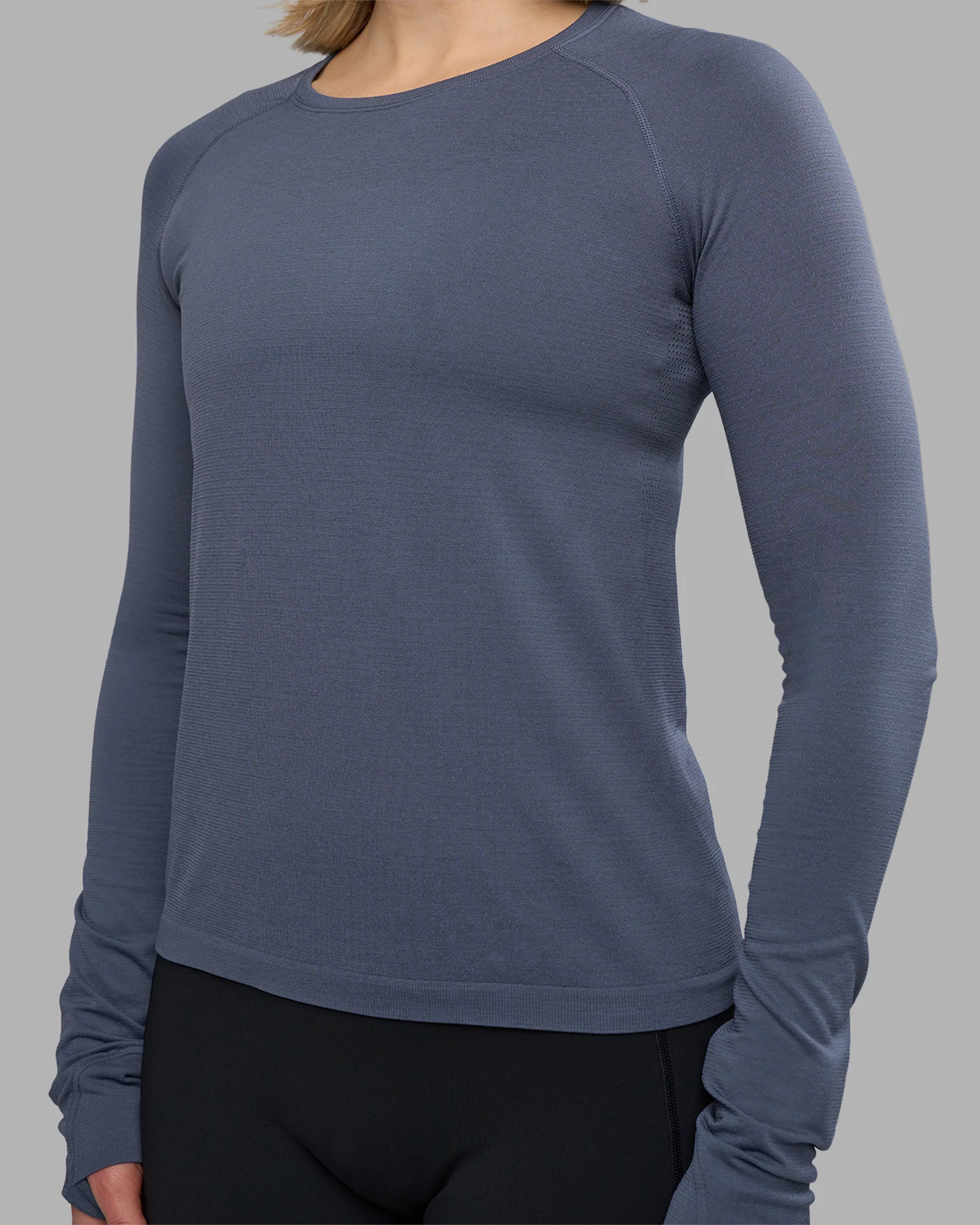 7574-aeroflx-seamless-long-sleeve-tee-night-shadow-night-shadow-4.webp AeroFLX+ Seamless Long Sleeve Tee - Night Shadow/Night Shadow