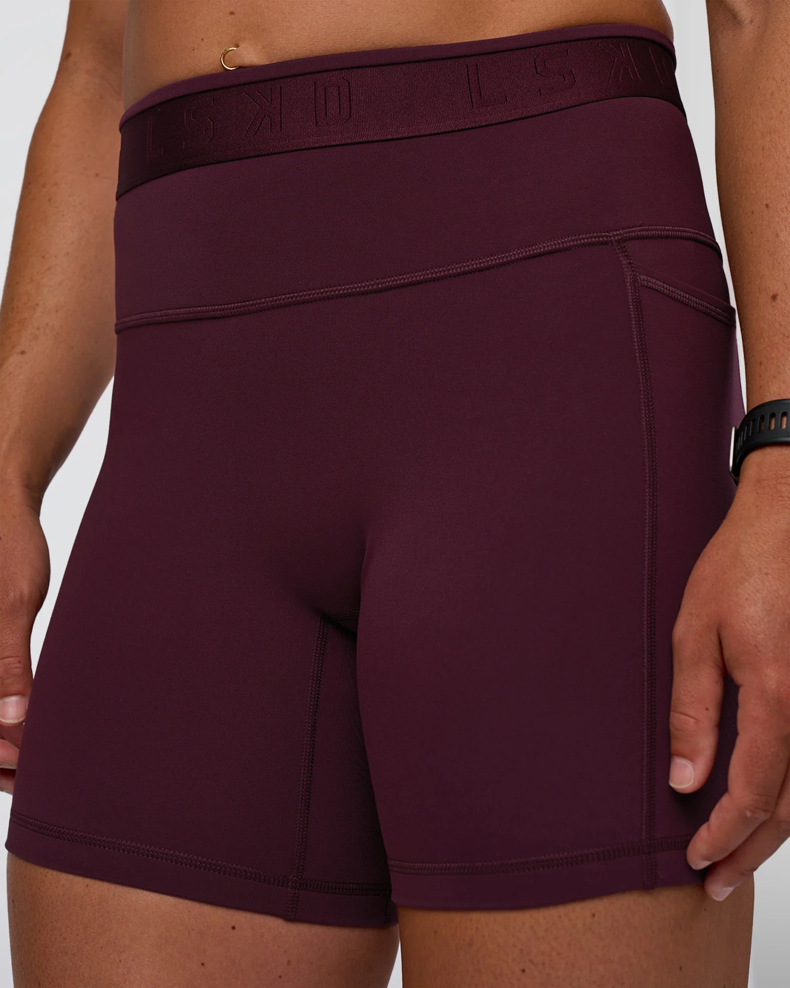 Fusion Jacquard High-Rise 6" Short Pockets - Cherry Lacquer