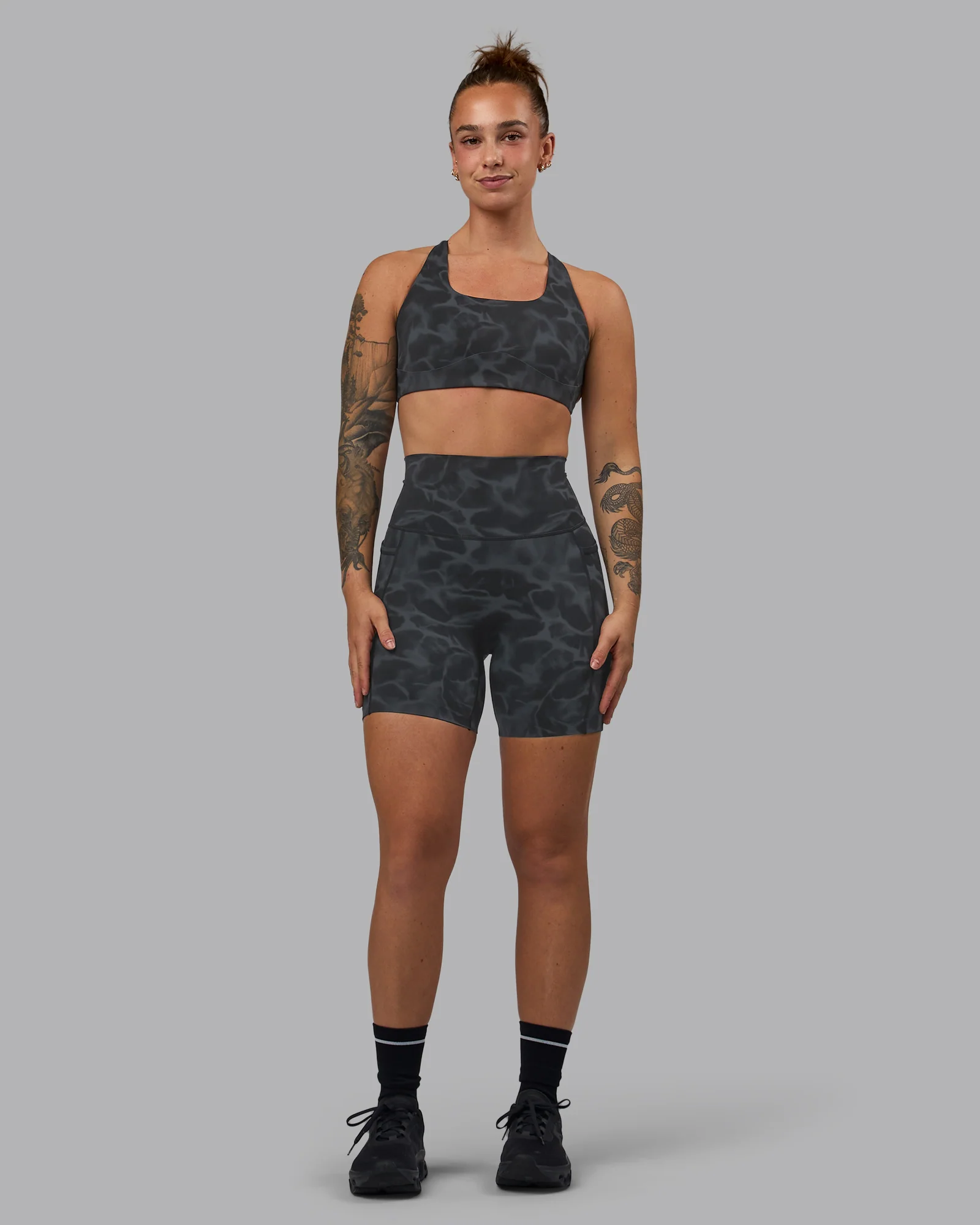 7751-elixir-ultra-high-rise-6-short-pockets-tranquil-black-2.webp Elixir Ultra High-Rise 6" Short Pockets - Tranquil-Black