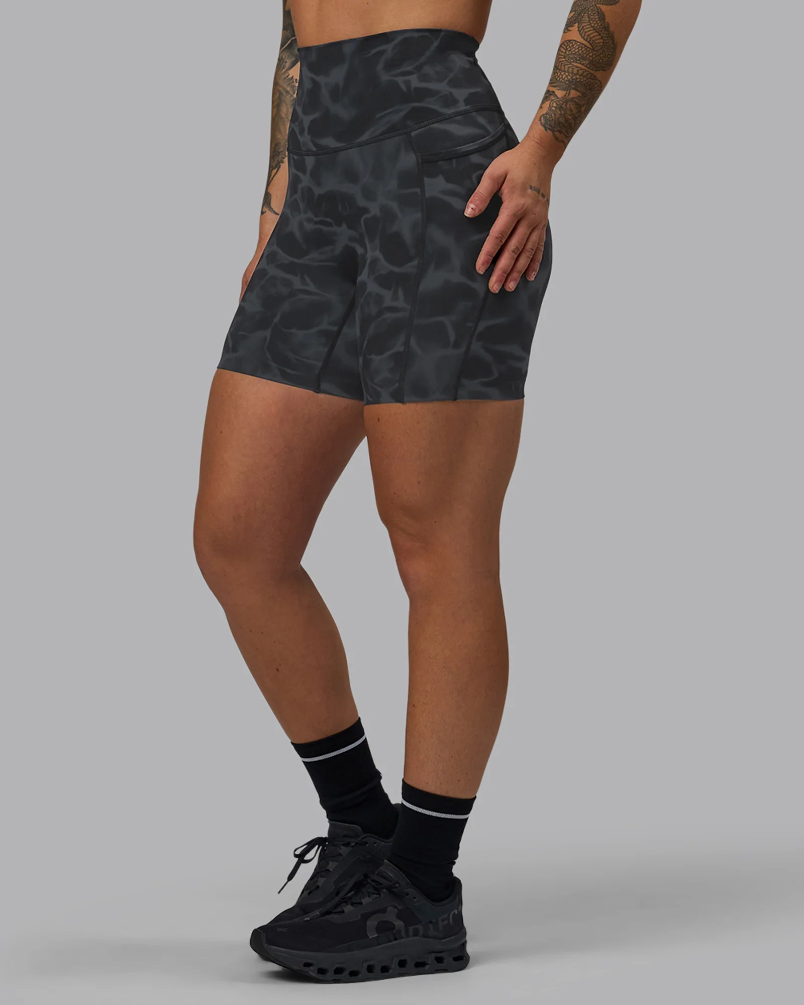 7751-elixir-ultra-high-rise-6-short-pockets-tranquil-black-3.webp Elixir Ultra High-Rise 6" Short Pockets - Tranquil-Black
