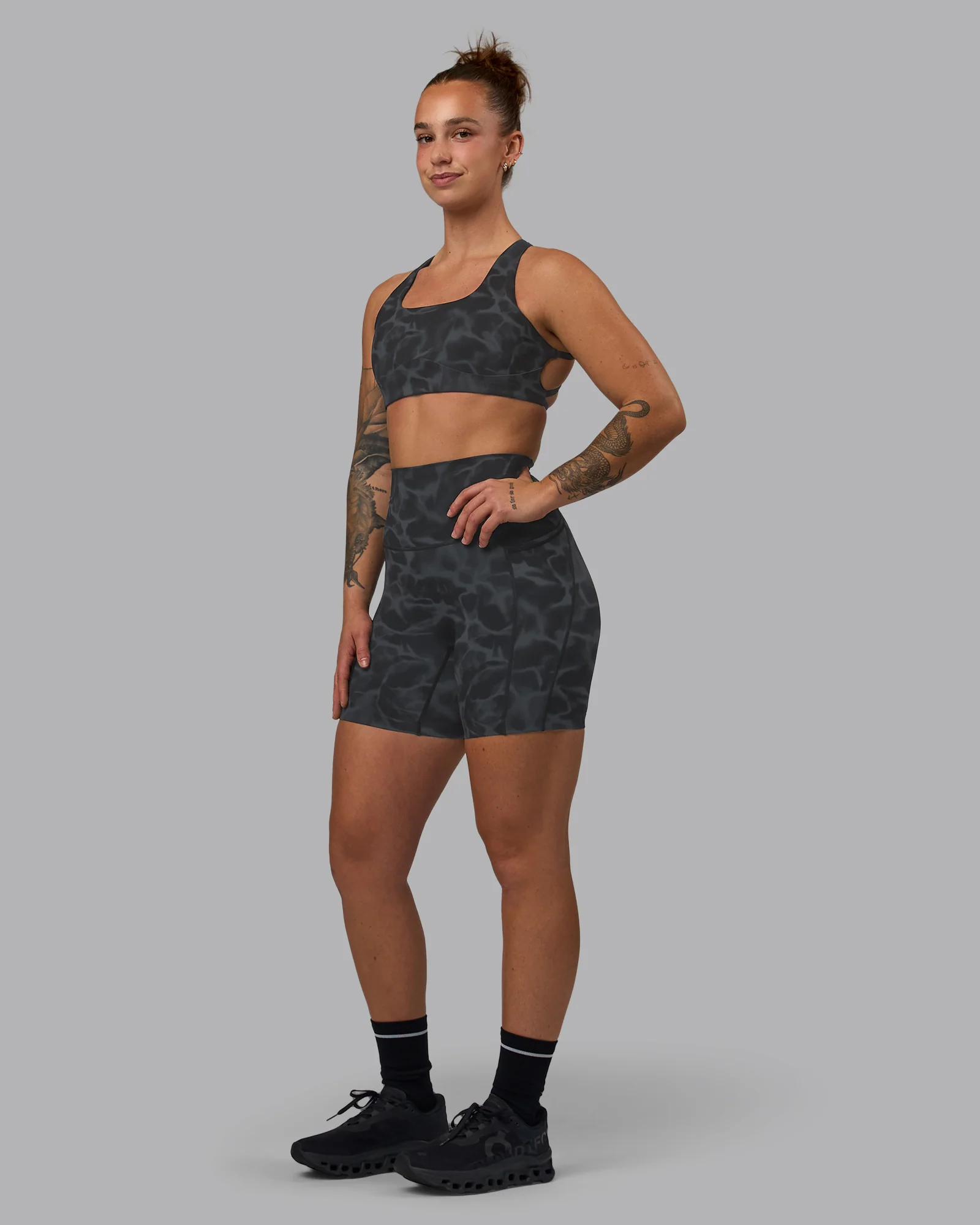 7751-elixir-ultra-high-rise-6-short-pockets-tranquil-black-4.webp Elixir Ultra High-Rise 6" Short Pockets - Tranquil-Black