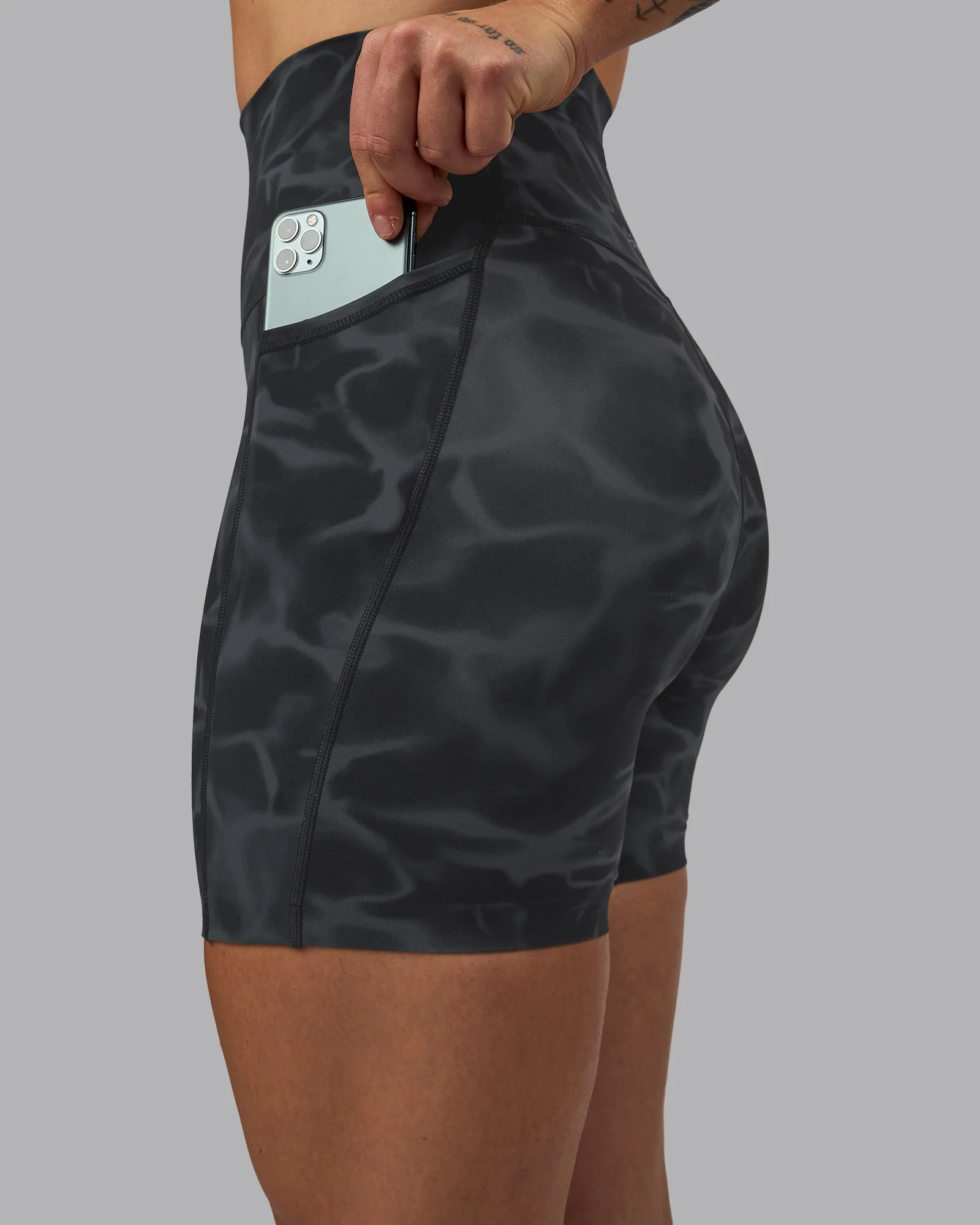 7751-elixir-ultra-high-rise-6-short-pockets-tranquil-black-6.webp Elixir Ultra High-Rise 6" Short Pockets - Tranquil-Black