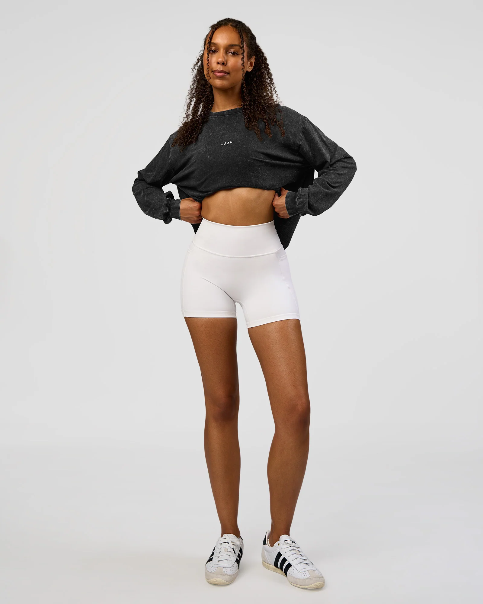 786-go-to-long-sleeve-flxcotton-oversized-tee-black-washed-white-3.webp Go-To Long Sleeve FLXCotton Oversized Tee - Black Washed-White