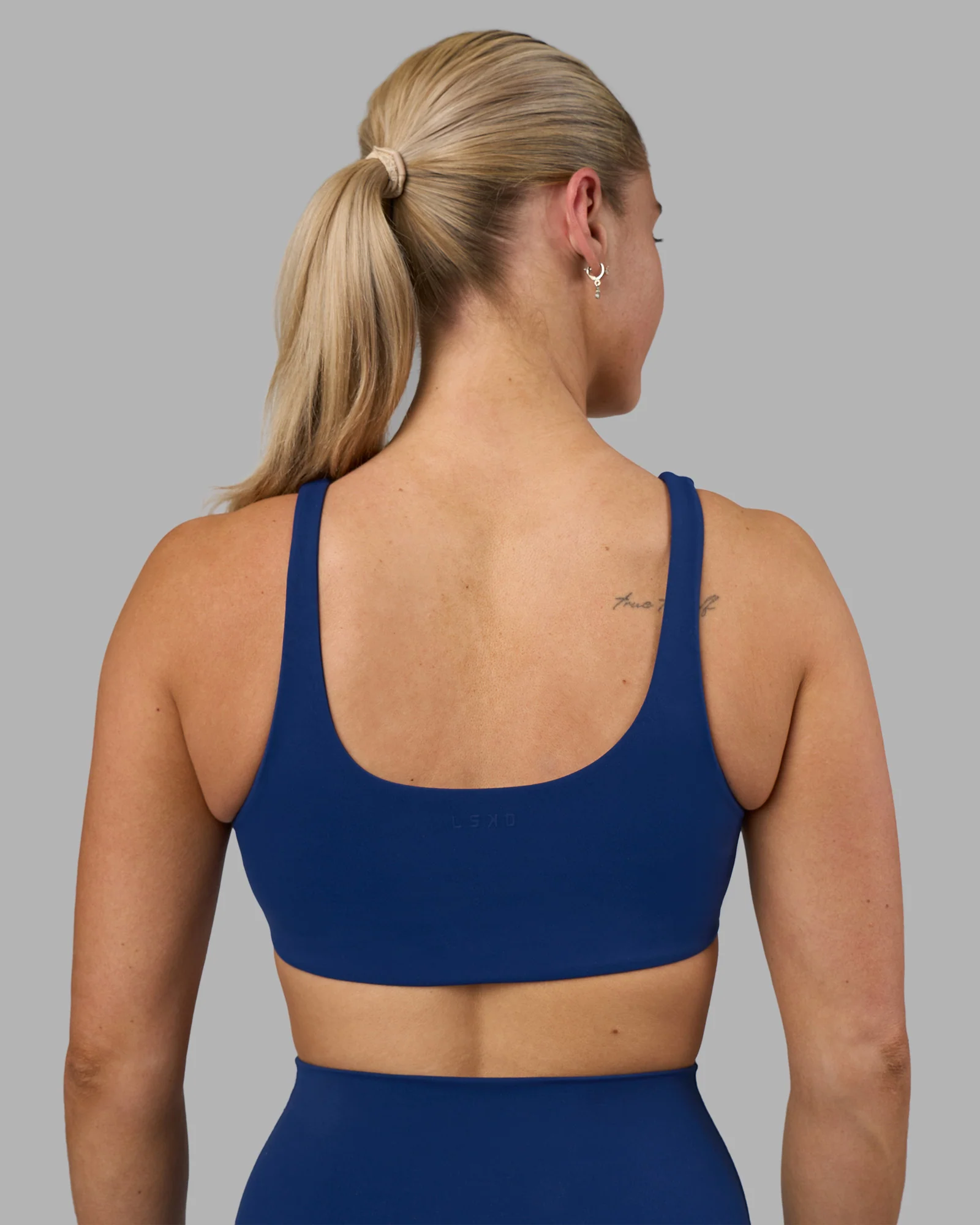 7867-impulse-reversible-sports-bra-midnight-blue-4.webp Impulse Reversible Sports Bra - Midnight Blue