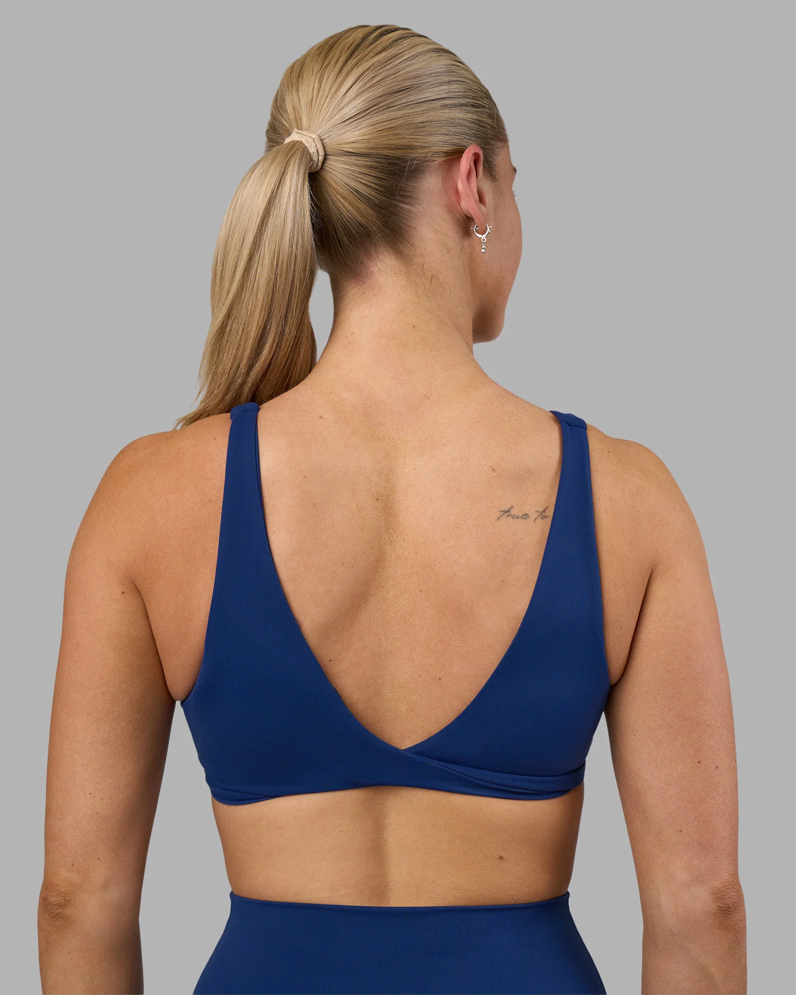 7867-impulse-reversible-sports-bra-midnight-blue-6.webp Impulse Reversible Sports Bra - Midnight Blue