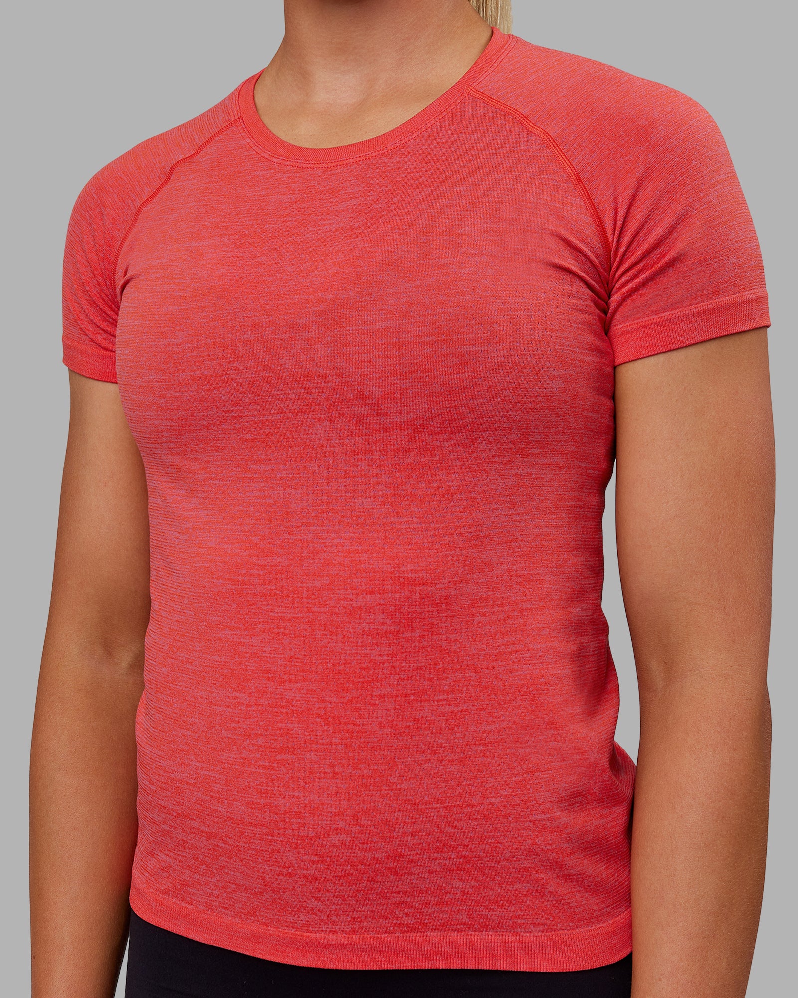 8018-aeroflx-seamless-tee-fuschia-pink-grenadine-5.jpg AeroFLX+ Seamless Tee - Fuschia Pink/Grenadine