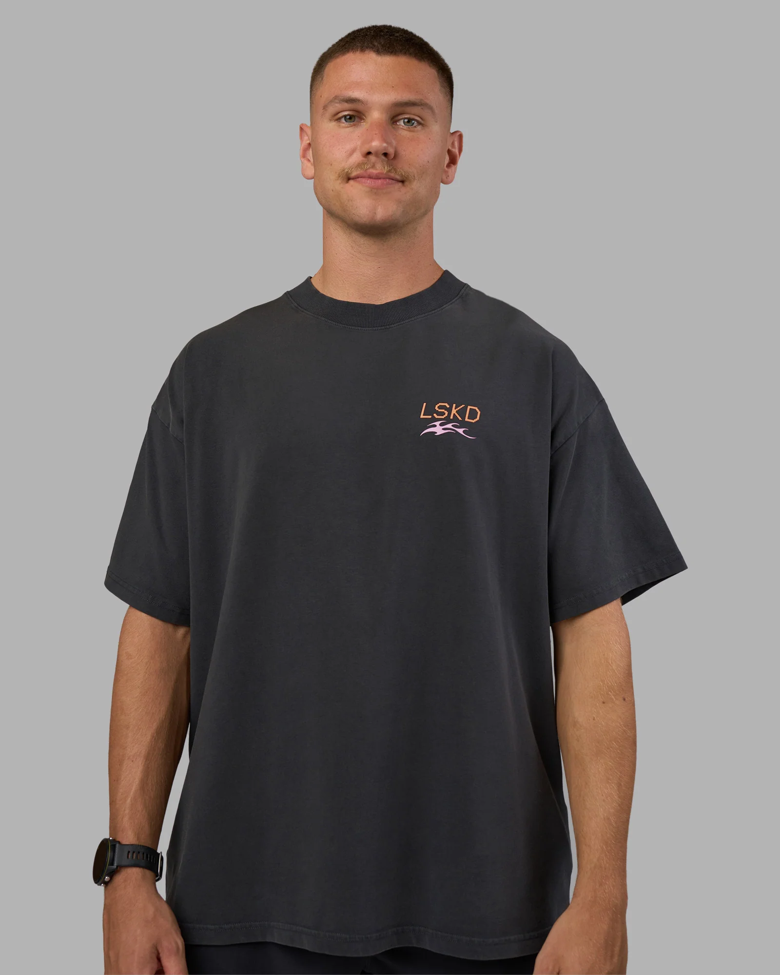 8097-digital-world-heavyweight-flxcotton-oversized-tee-washed-black-10.webp Digital World Heavyweight FLXCotton Oversized Tee - Washed Black