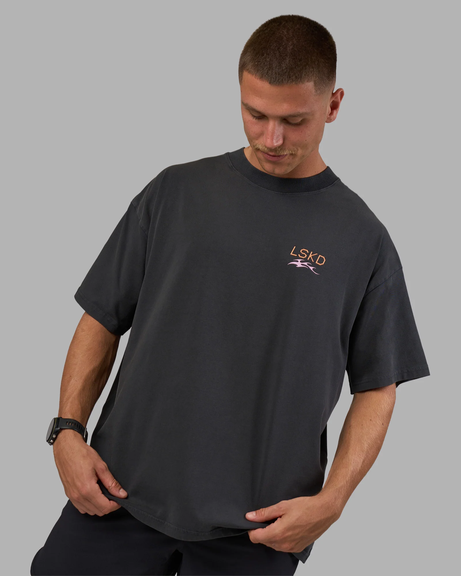 8097-digital-world-heavyweight-flxcotton-oversized-tee-washed-black-3.webp Digital World Heavyweight FLXCotton Oversized Tee - Washed Black