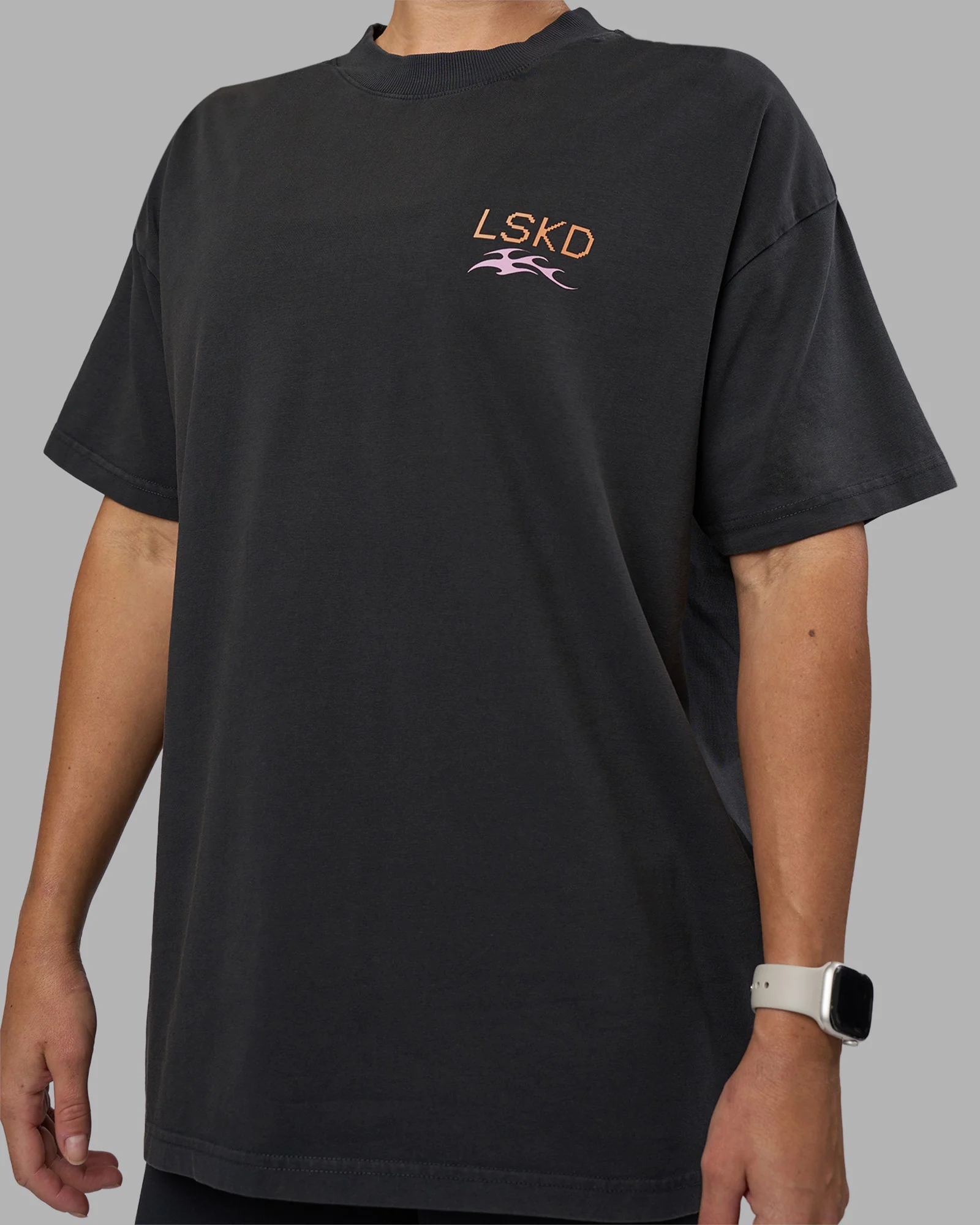 8097-digital-world-heavyweight-flxcotton-oversized-tee-washed-black-7.webp Digital World Heavyweight FLXCotton Oversized Tee - Washed Black