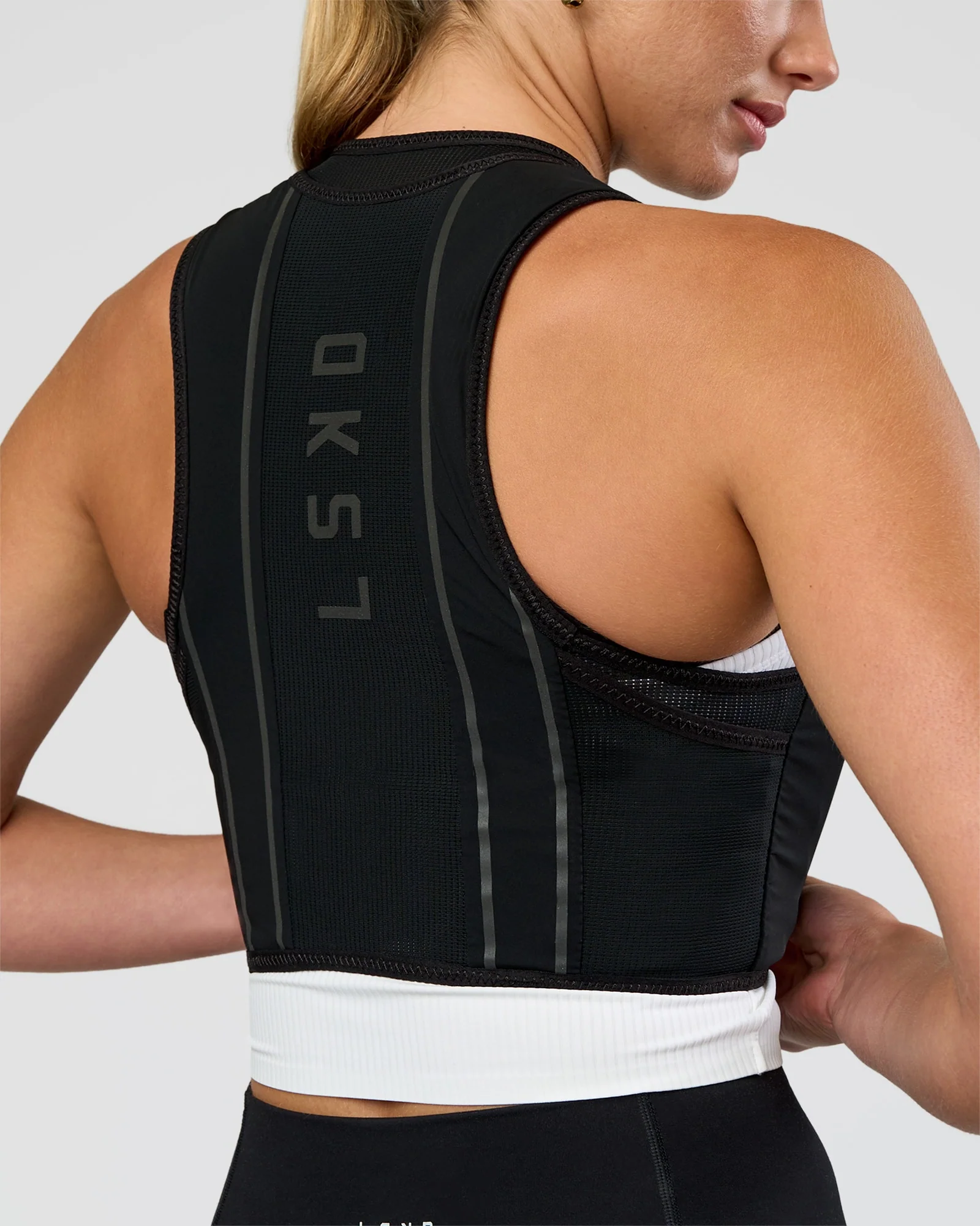 81-pace-running-vest-black-reflective-13.webp Pace Running Vest - Black-Reflective