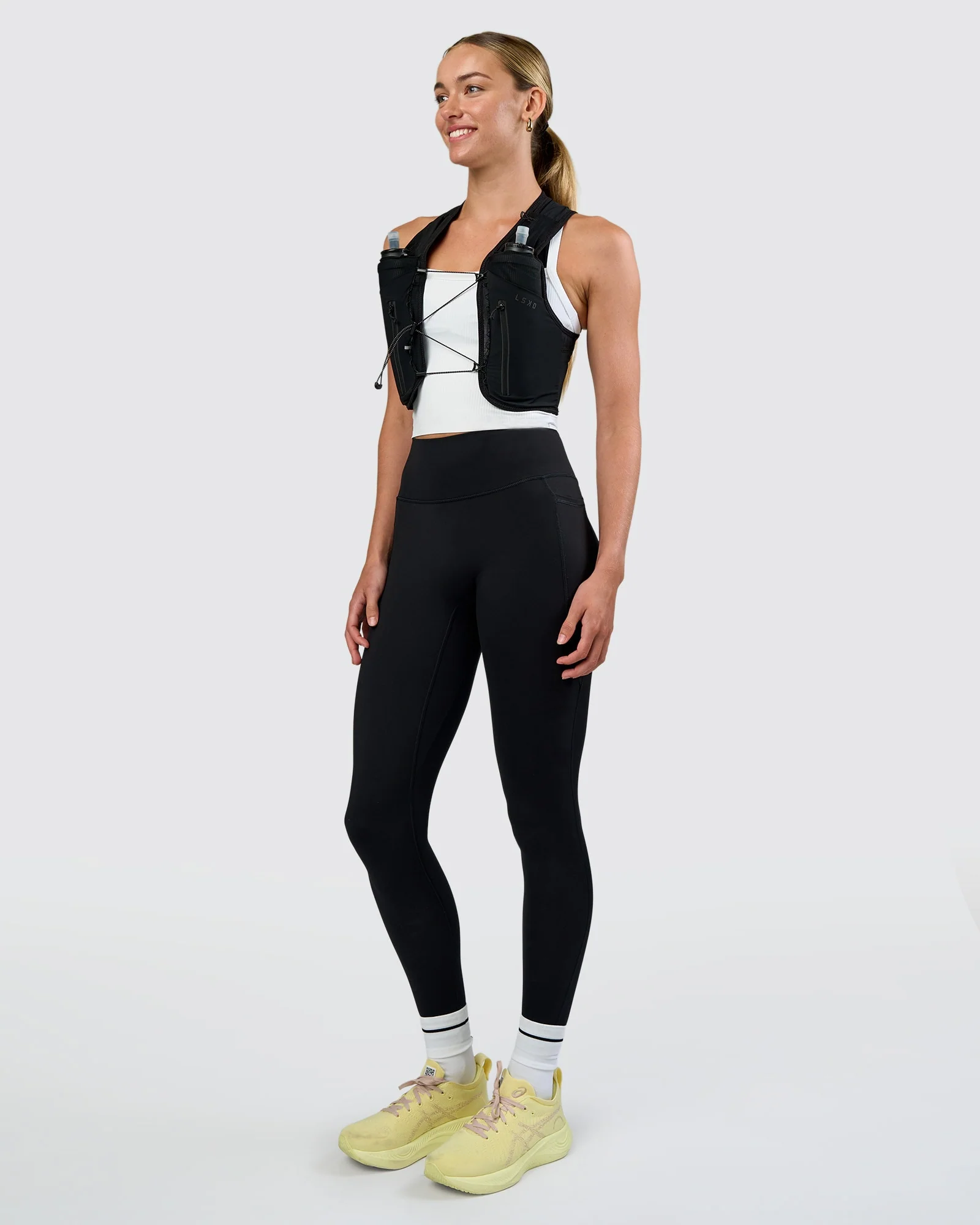 81-pace-running-vest-black-reflective-6.webp Pace Running Vest - Black-Reflective