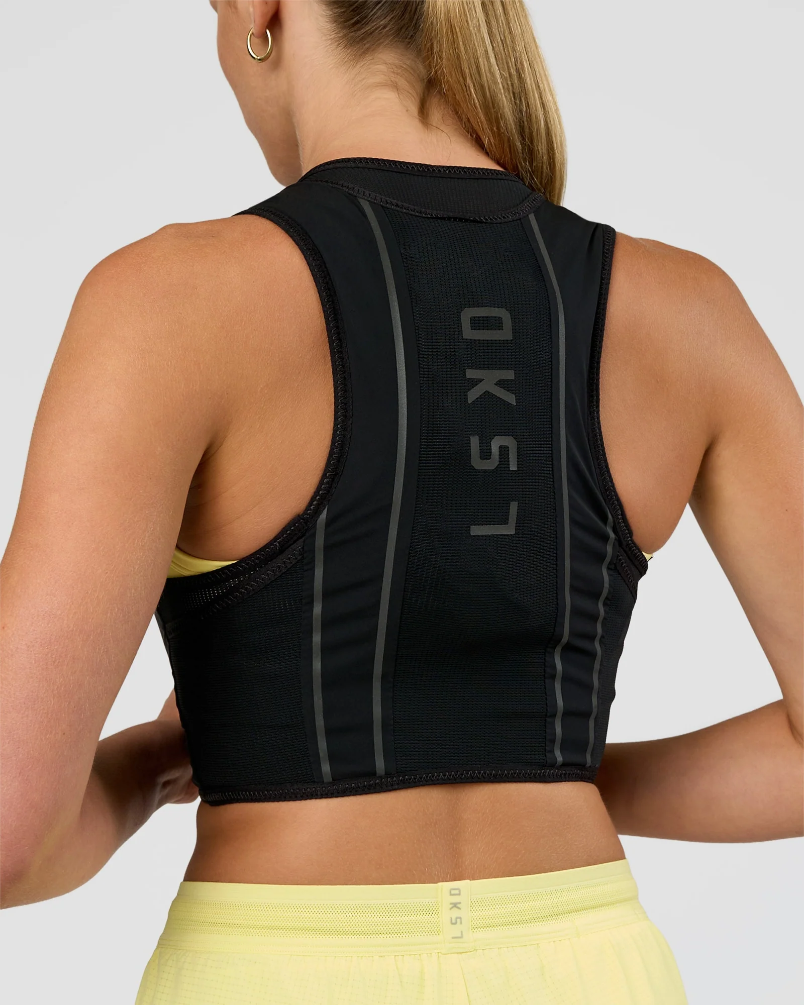 81-pace-running-vest-black-reflective-9.webp Pace Running Vest - Black-Reflective