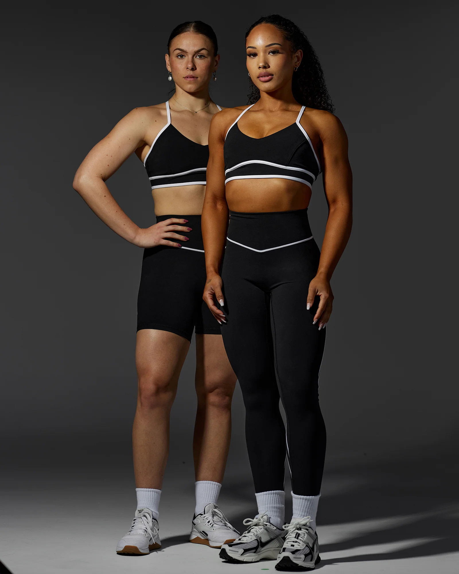 8143-contrast-sports-bra-black-white-1.webp Contrast Sports Bra - Black-White