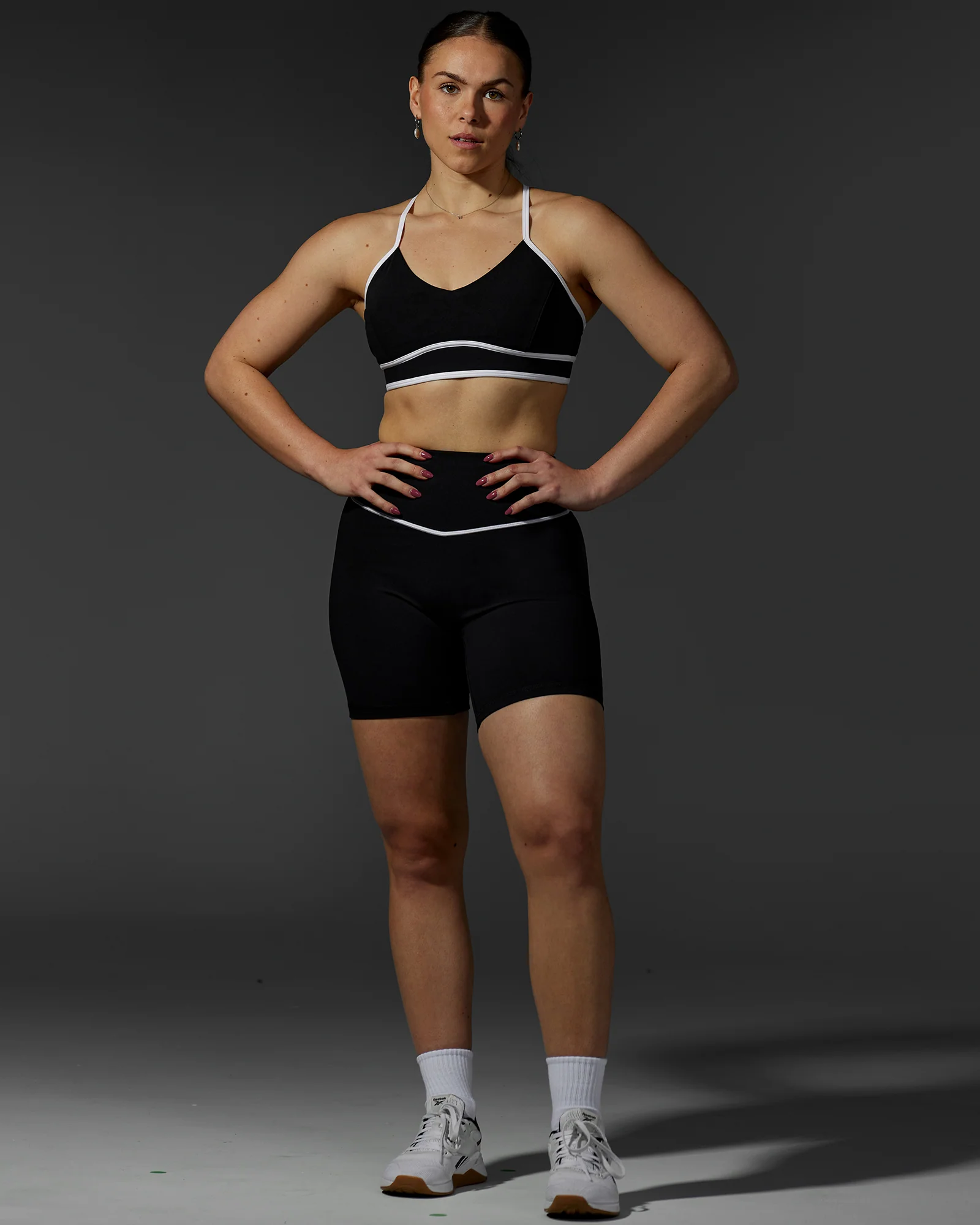 8143-contrast-sports-bra-black-white-4.webp Contrast Sports Bra - Black-White